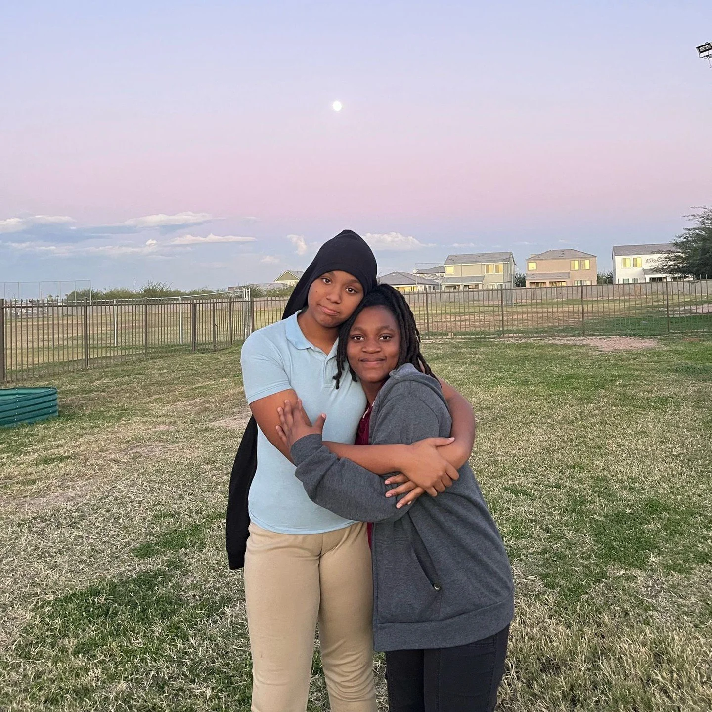 Sunsets and best friends! Hope you&rsquo;re having a great day!
🌅👩🏾&zwj;🤝&zwj;👩🏽
 #BuildingLeaders
#LeadersStartHere
#LeadAZ
#AZYouthRising 
#SouthPhoenixPromise