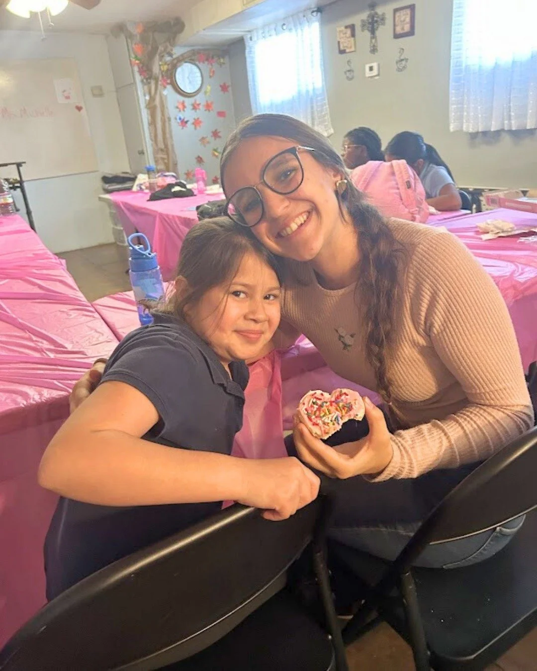Valentine&rsquo;s Day might be over&hellip; but we&rsquo;re still in our frosting era. 💖🍪

Sprinkles everywhere, pink icing on everything, and kids very proud of their masterpieces. In our Tempe Promise Neighborhood, February is still all about cre