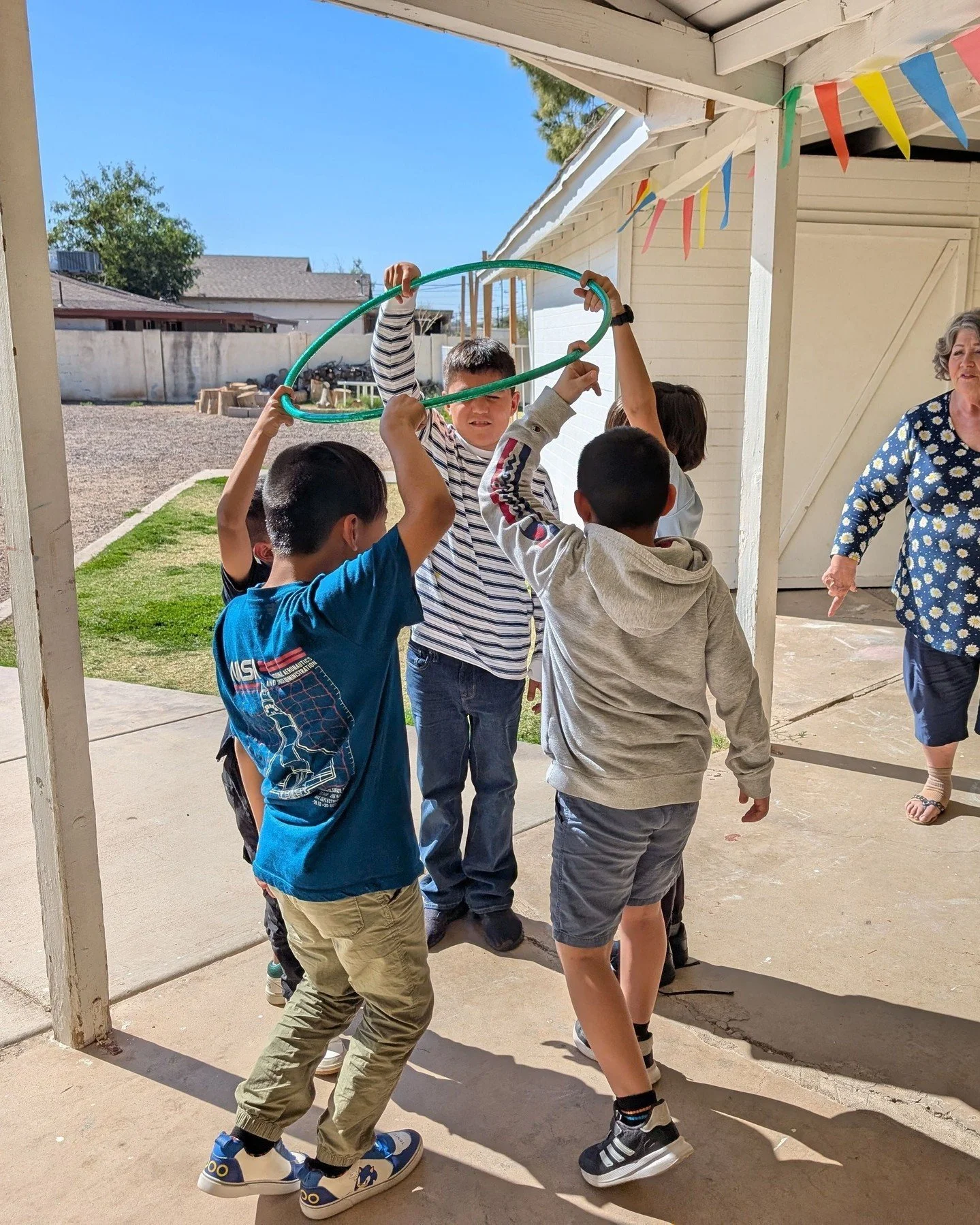 Swipe to see the chaos evolve! 

Although it can sometimes be messy, working as a team is always fun and brings laughter all around. Teamwork really does make the dream work! ✨
#MentorKidsUSA #BuildingLeaders #LeadersStartHere #LeadAZ #AZYouthRising 