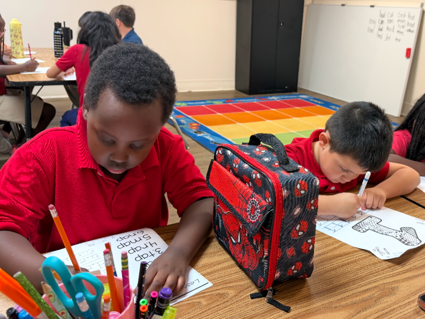 A well-stocked classroom, a nutritious snack, and the right resources can make a meaningful difference in a student’s day. Thanks to support from The Kroger Foundation, MentorKids can continue creating welcoming spaces where students learn, lead, bui