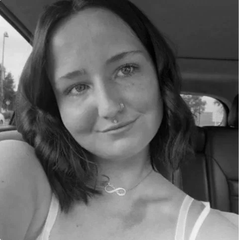 Kayley, Associate Stylist