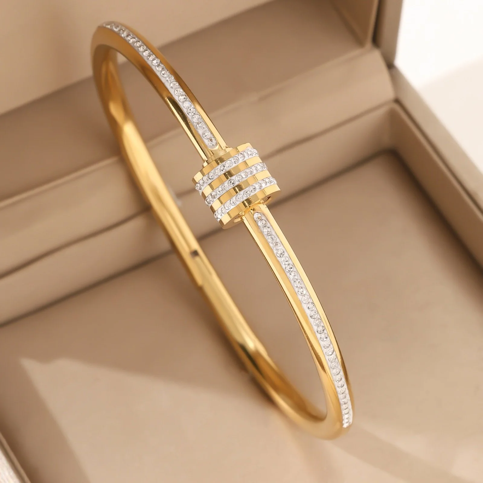 SPIRAL BANGLE.jpg
