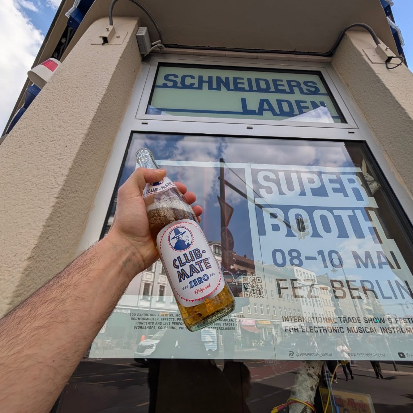 I visited the legendary @schneidersladen for the first time. Gave me chills. 
If you stop by, you&rsquo;ll find some small Kaiser stickers there 😸