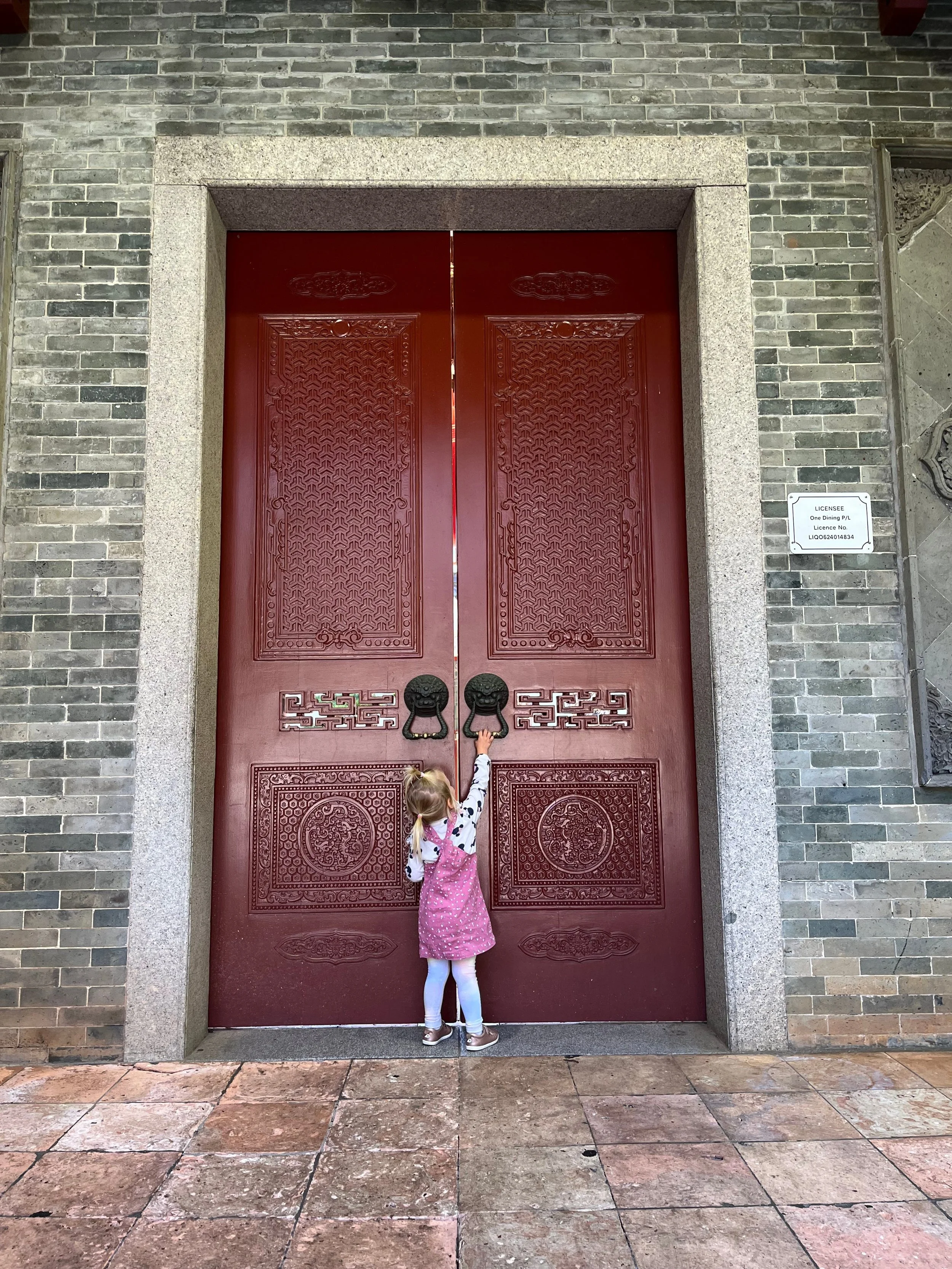 Mementos and Scattered Belongings