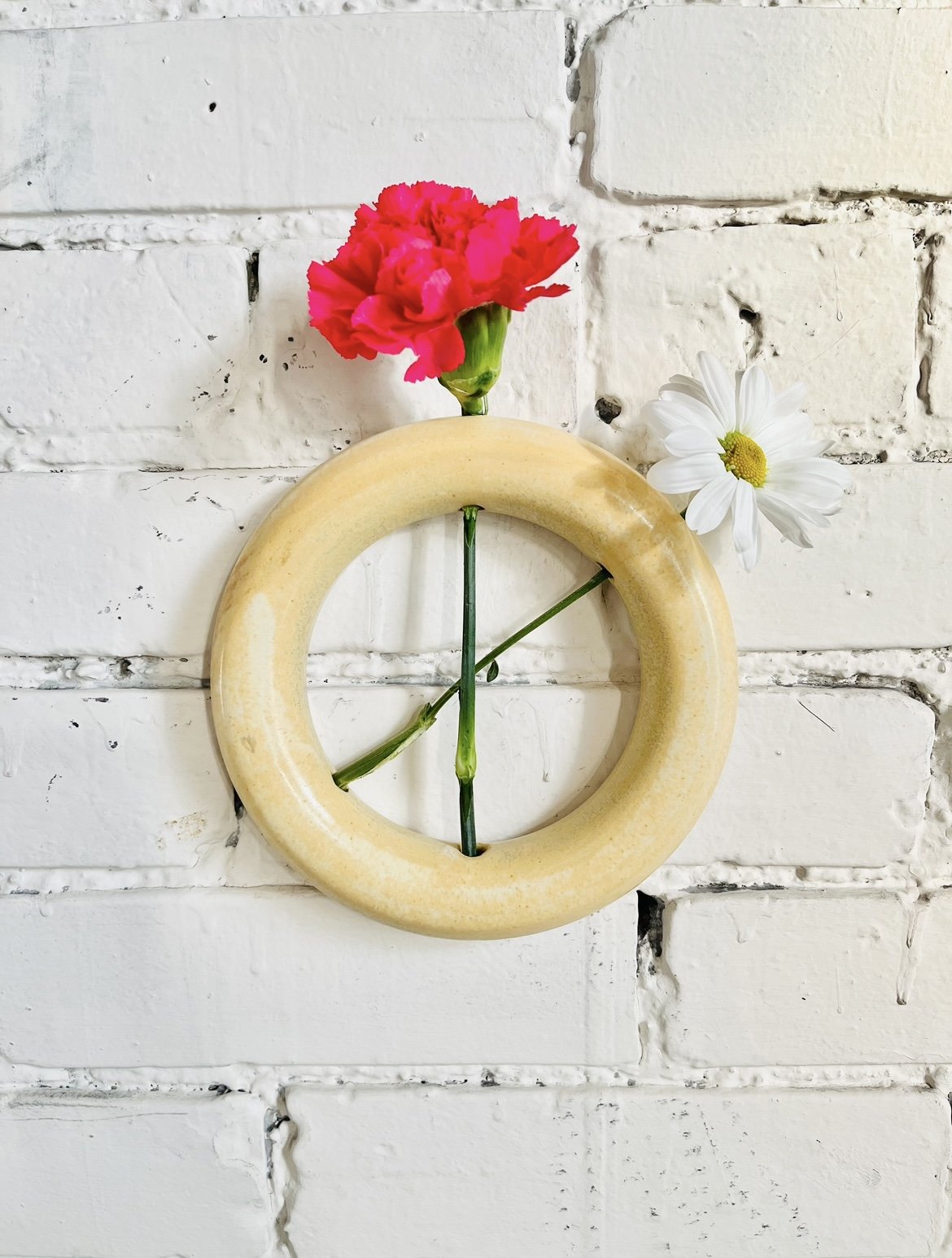 Honey Flower Wallpocket