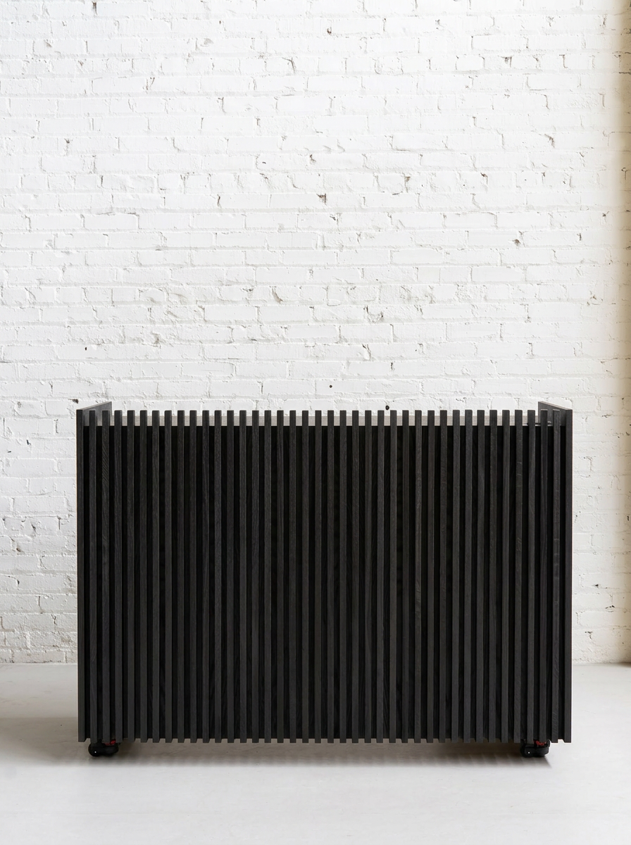 20260420_Hatch Stand_Large_Black Oak.png