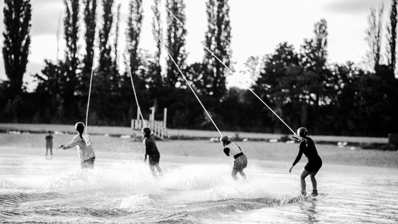 1/4 Four Girls - One Carrier - Wake Club Cologne - by Killian Hochstätter