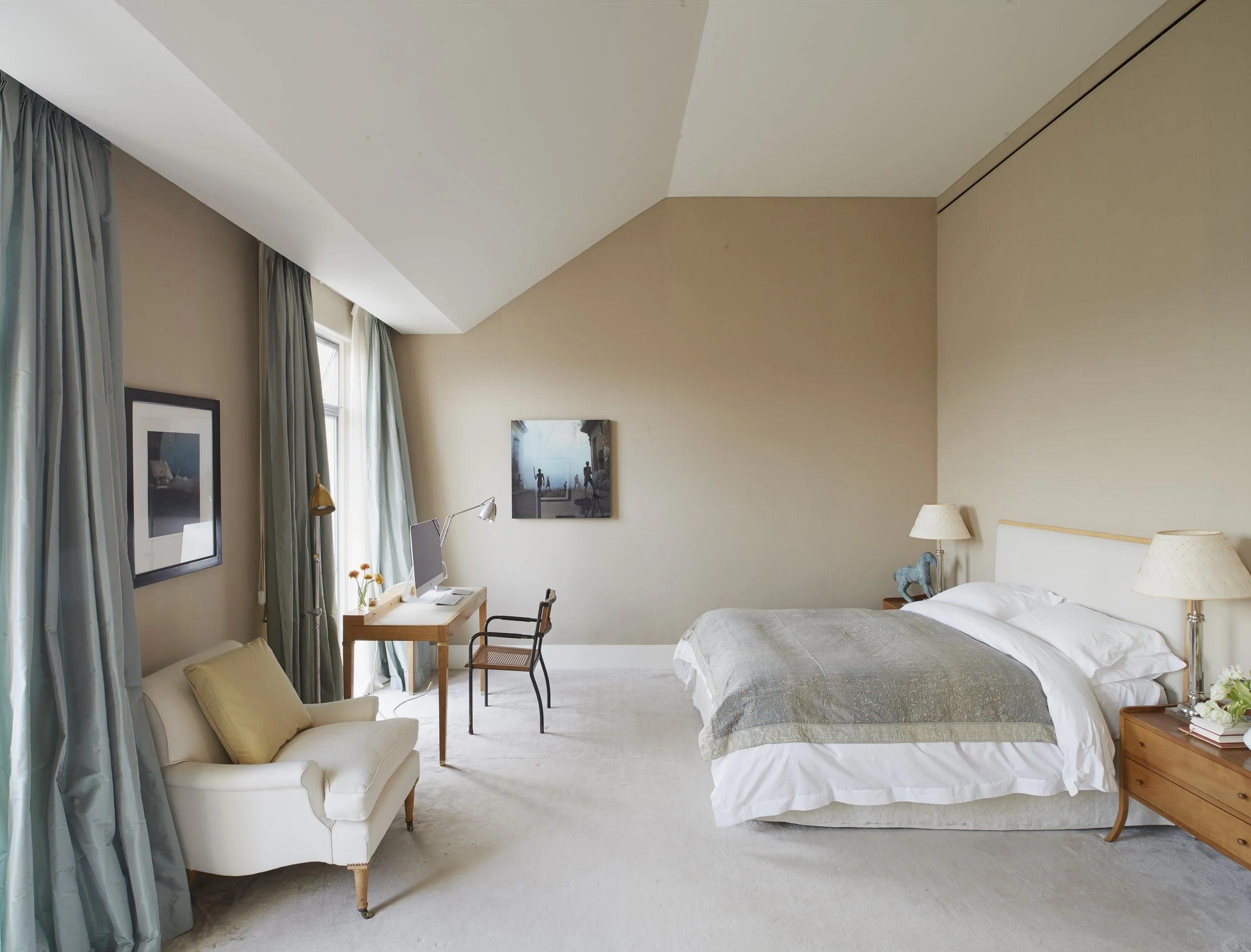 9 Master bedroom.jpg