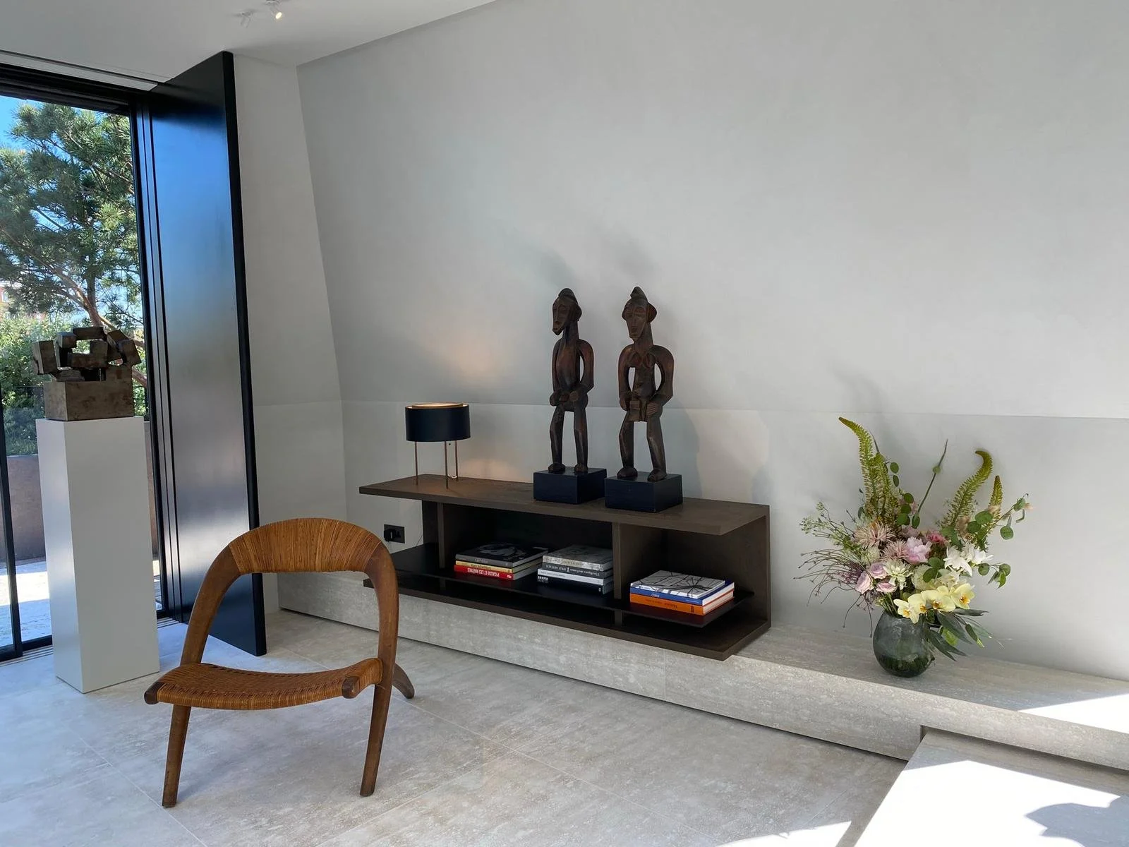 5th Floor Living Area