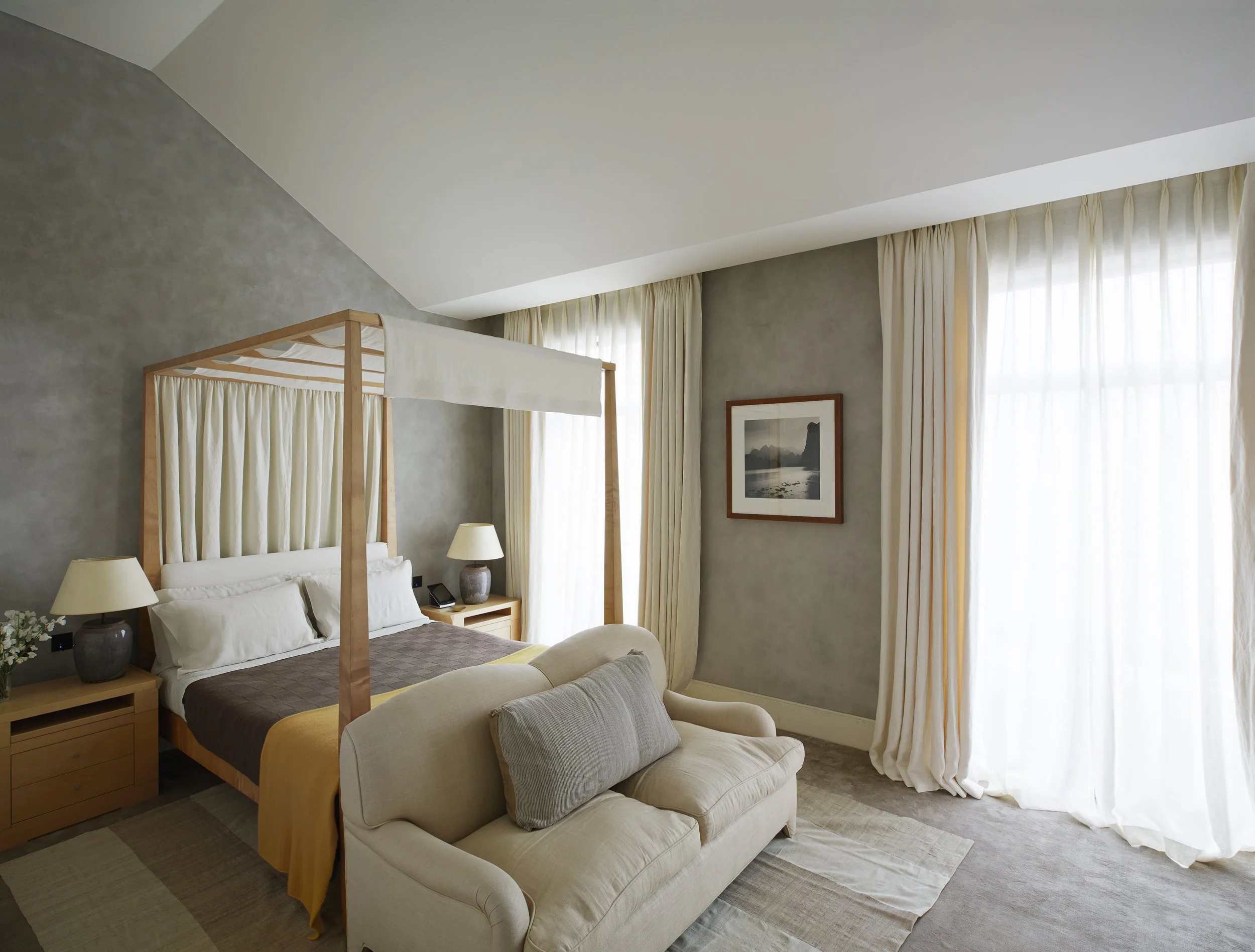 11 Guest bedroom.jpg