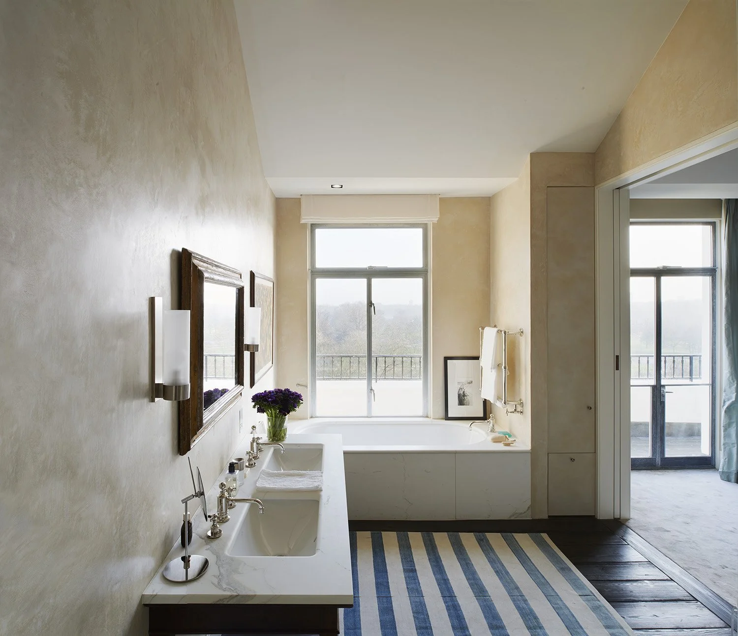 20 Master bathroom 2.jpg