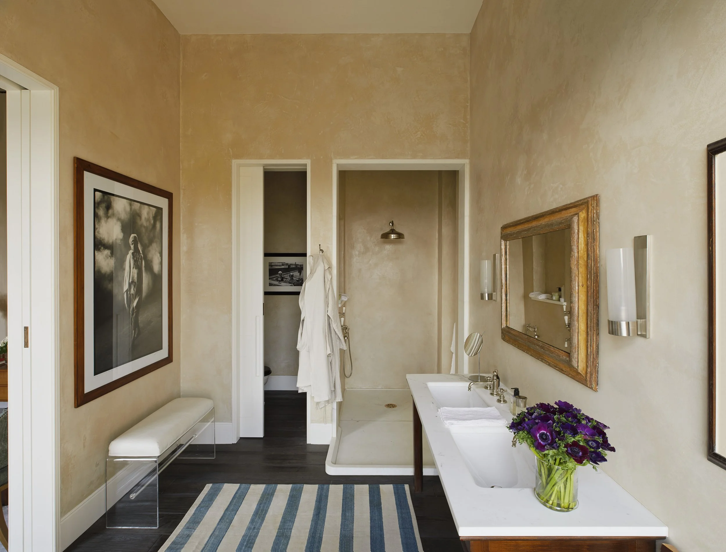 10 Master bathroom 1.jpg