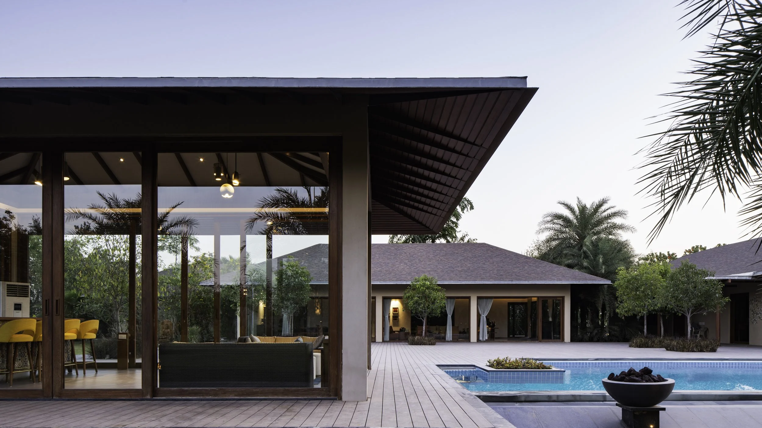 House of multiple courtyards twilight exterior_hpa.jpg