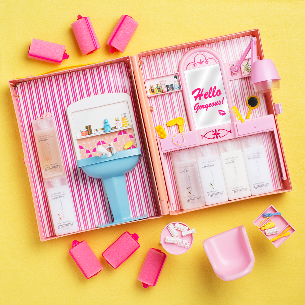 Retro_Toy-Flat_Lay.png