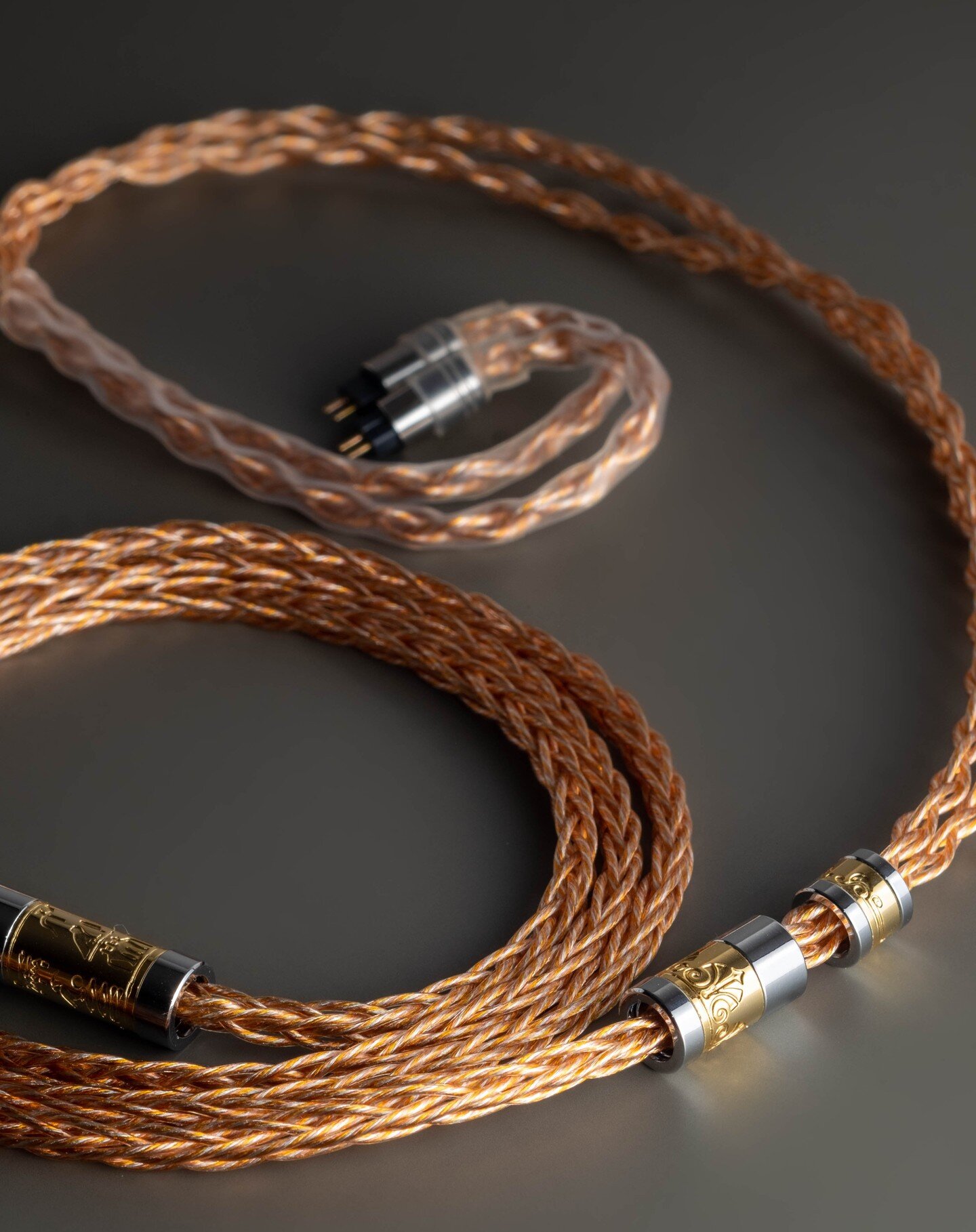 2 beautiful Gladiator Cables cleopatra with custom hardware and @aeco_tw cnc 4.4mm rhodium plated 99% Copper Tellurium alloy! get yours now:)