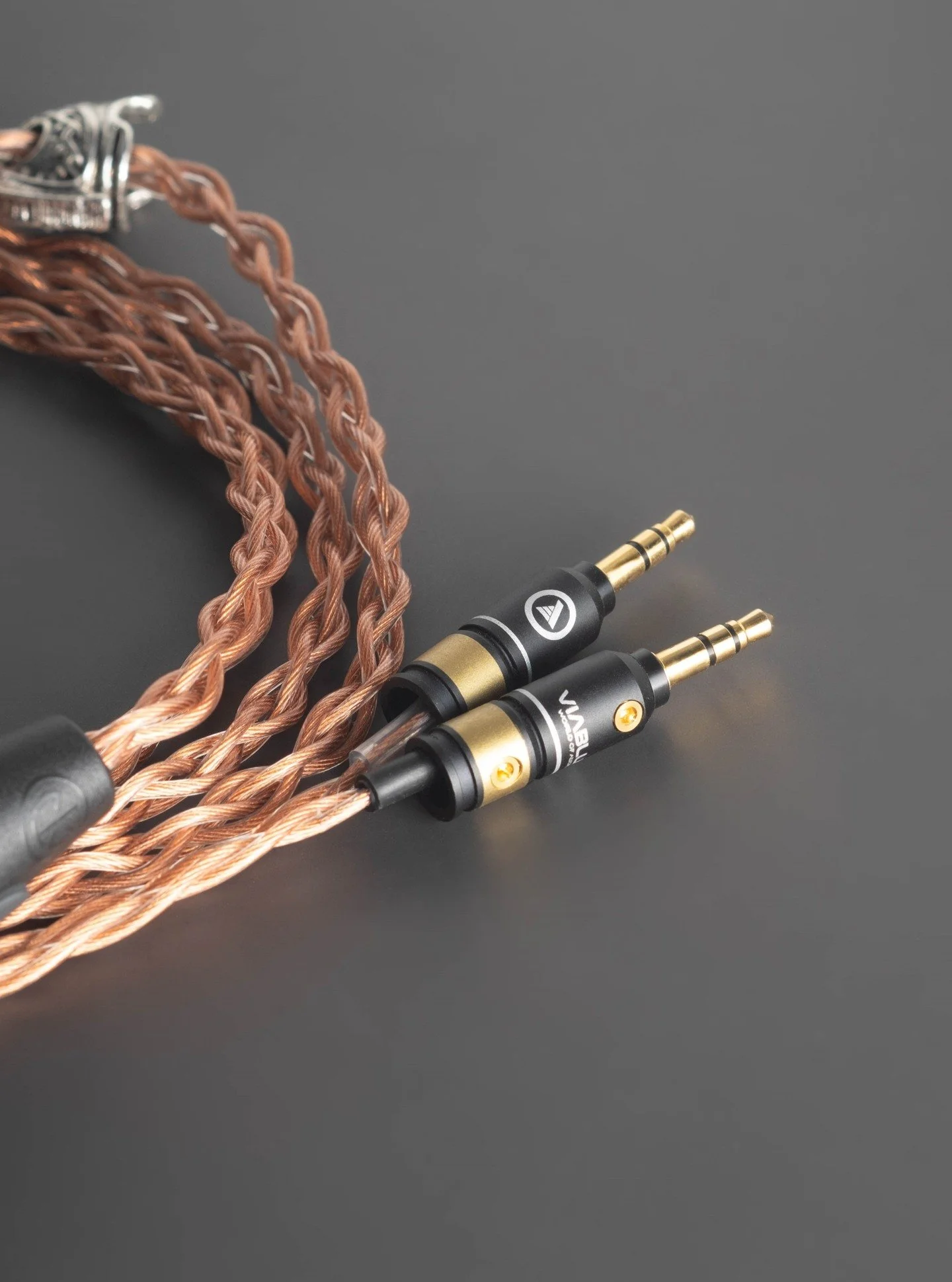 ⚔️ Meet the new Rame II.
A masterpiece of copper engineering - handcrafted with 6N Japanese OCC Copper in a refined Type 2 Litz design, now offering 101% IACS conductivity for unparalleled transparency, deep bass, and an analog-natural soundstage.

W