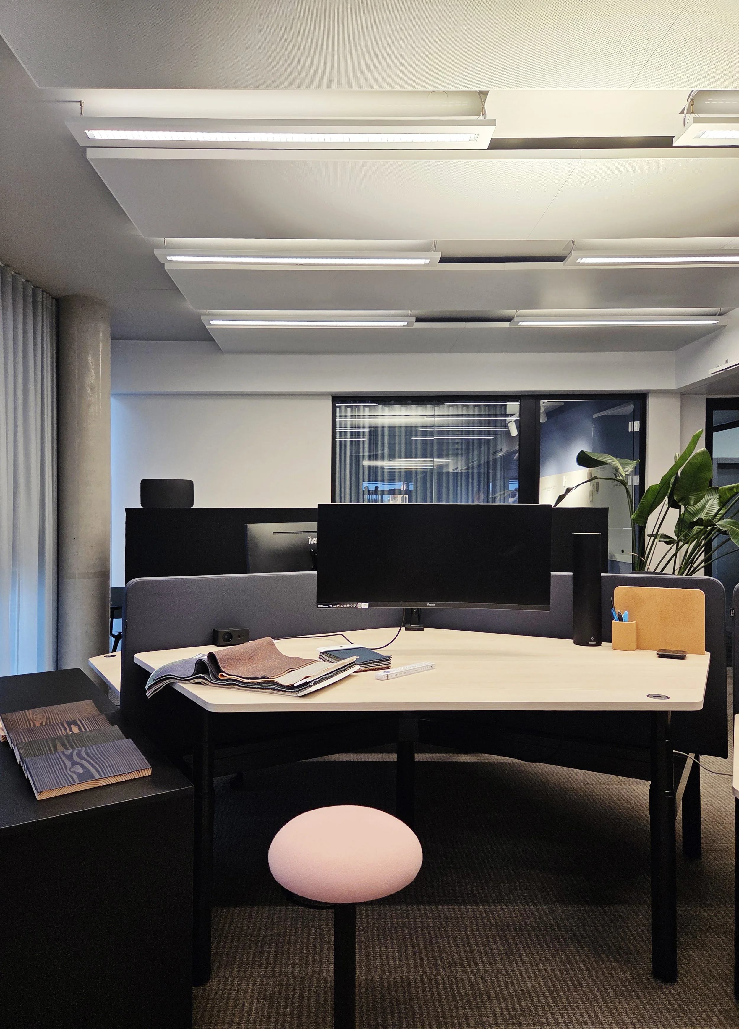 Buerobeleuchtung_©StudioDeSchutter.jpg
