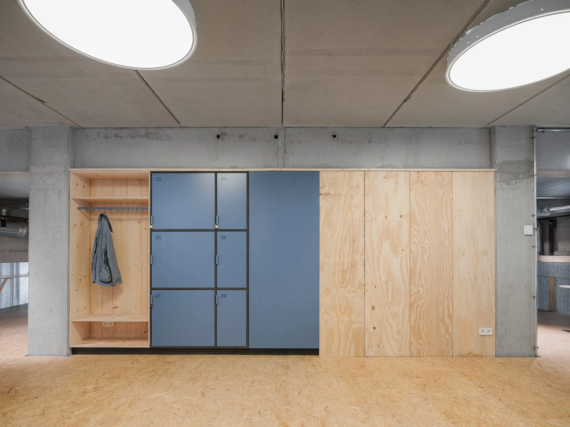 Impact-Hub-Berlin-CRCLR-House_Studio-DeSchutter-Lighting_Studio-Bowie_005_web.jpg