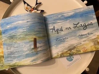 Aqui na lagoa - história para as crianças