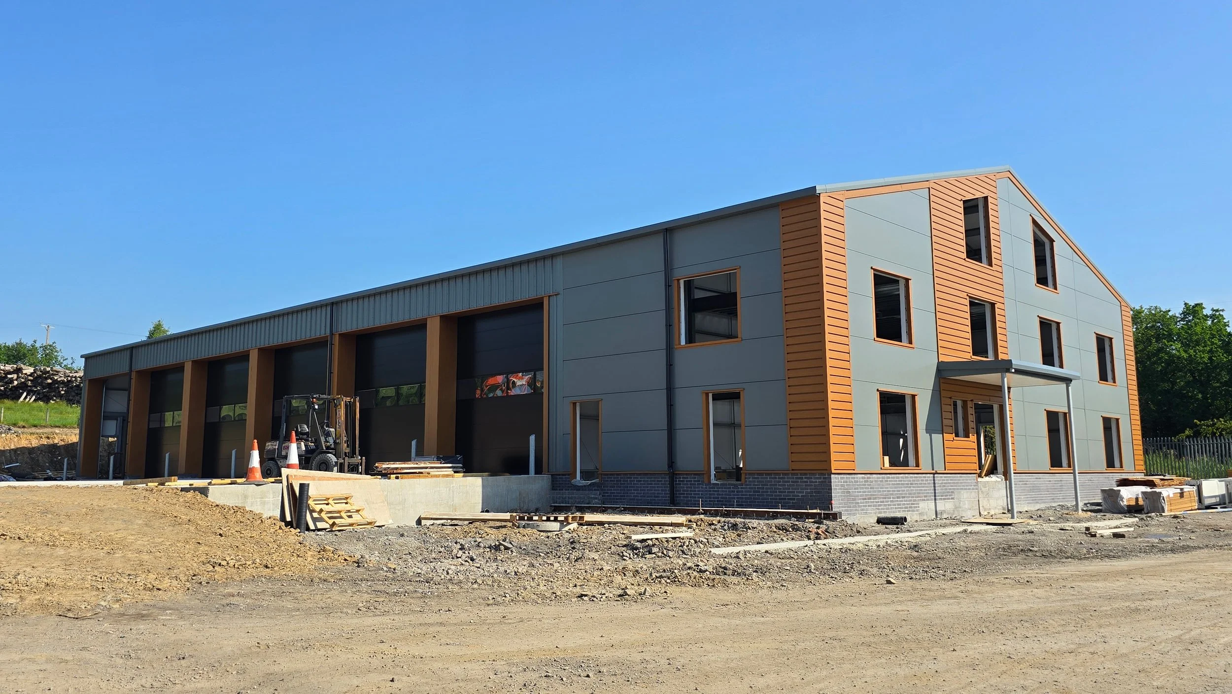 New Steel-Framed Manufacturing Facility Completed for DJ Davies / Coal Bunker Leisure Buildings