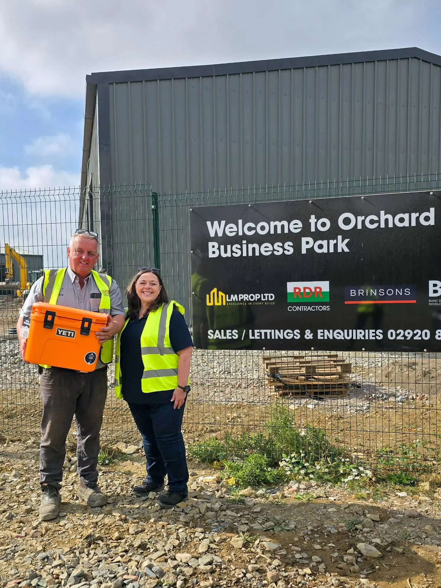 Congratulations to Rhodri Davies, winner of the YETI prize draw we held at Royal Welsh Show! 🥳🎉

Rhodri is now the proud owner of a YETI cooler and some one-off 40th anniversary edition Shufflebottom flasks and mugs! These were hand delivered to hi