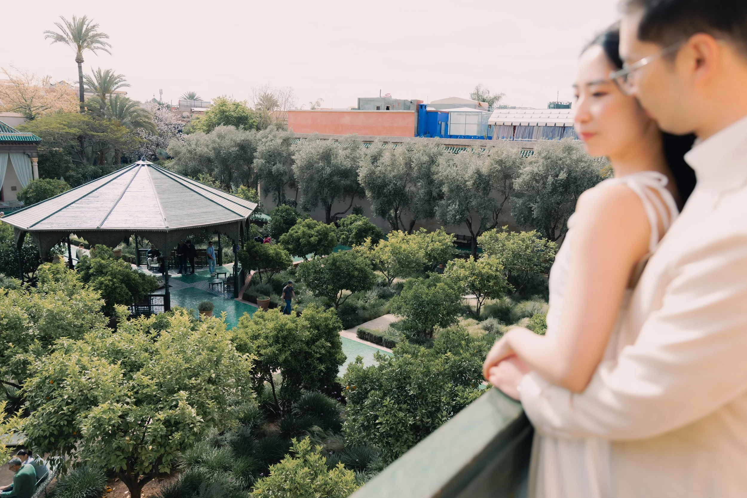 Marrakech wedding photographer- Marrakech engagement photographer- asian couple session in Marrakech- Marrakech photographer- photographe marrakech