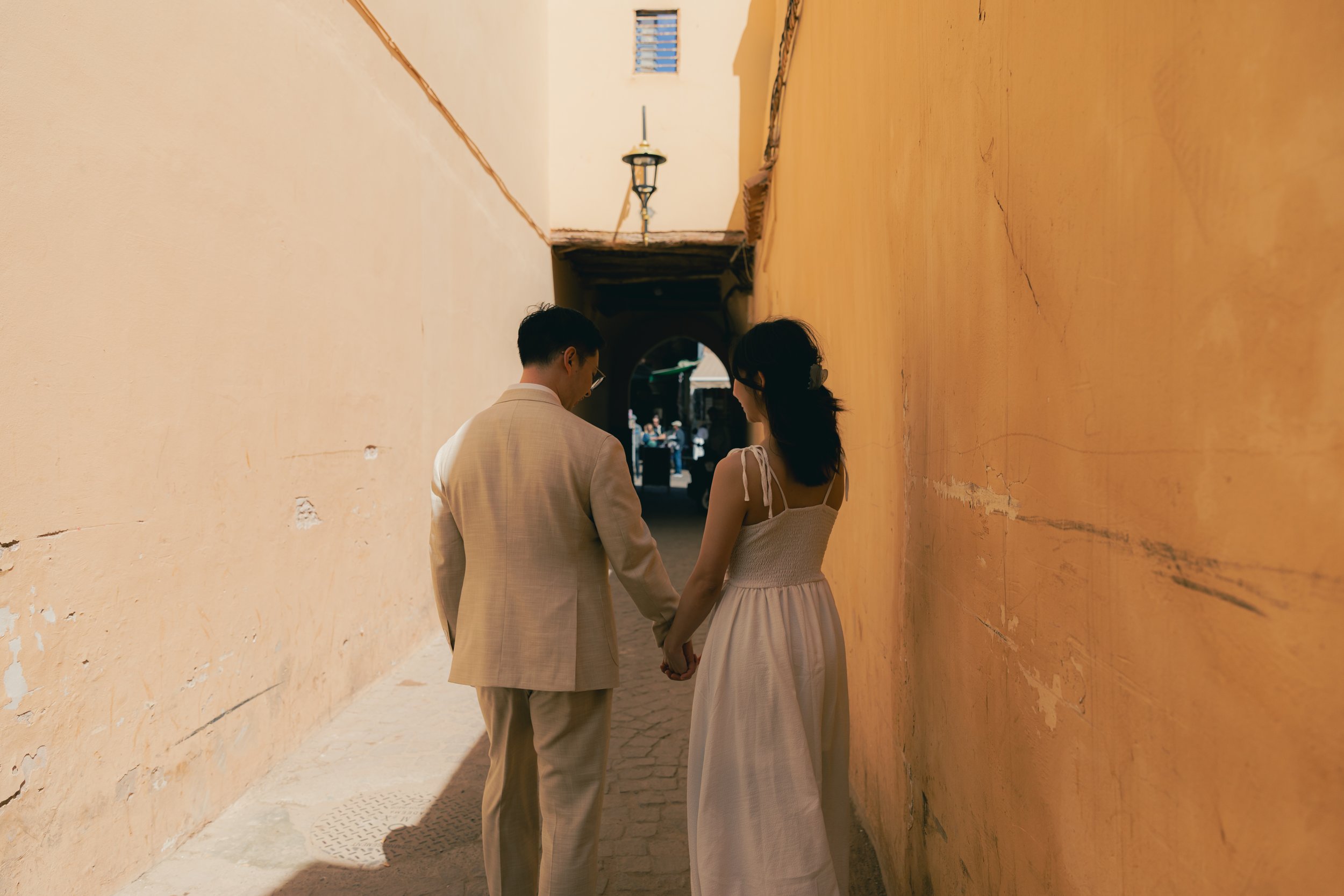 Marrakech wedding photographer- Marrakech engagement photographer- asian couple session in Marrakech- Marrakech photographer- photographe marrakech