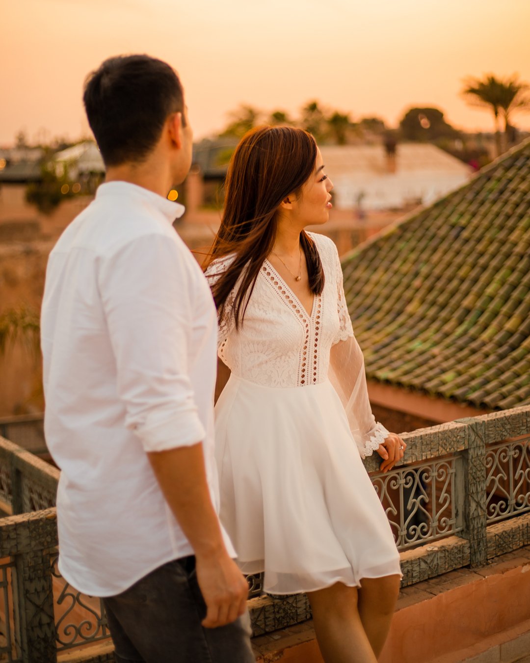 One of my client's favourite moments is when I tell them to forget that I'm here to relax and enjoy the last moments of sunset. To breathe deeply and feel the early night calming breeze 💛

#oldmedina #marrakech #visitmarrakech #couplesgoals #engagem