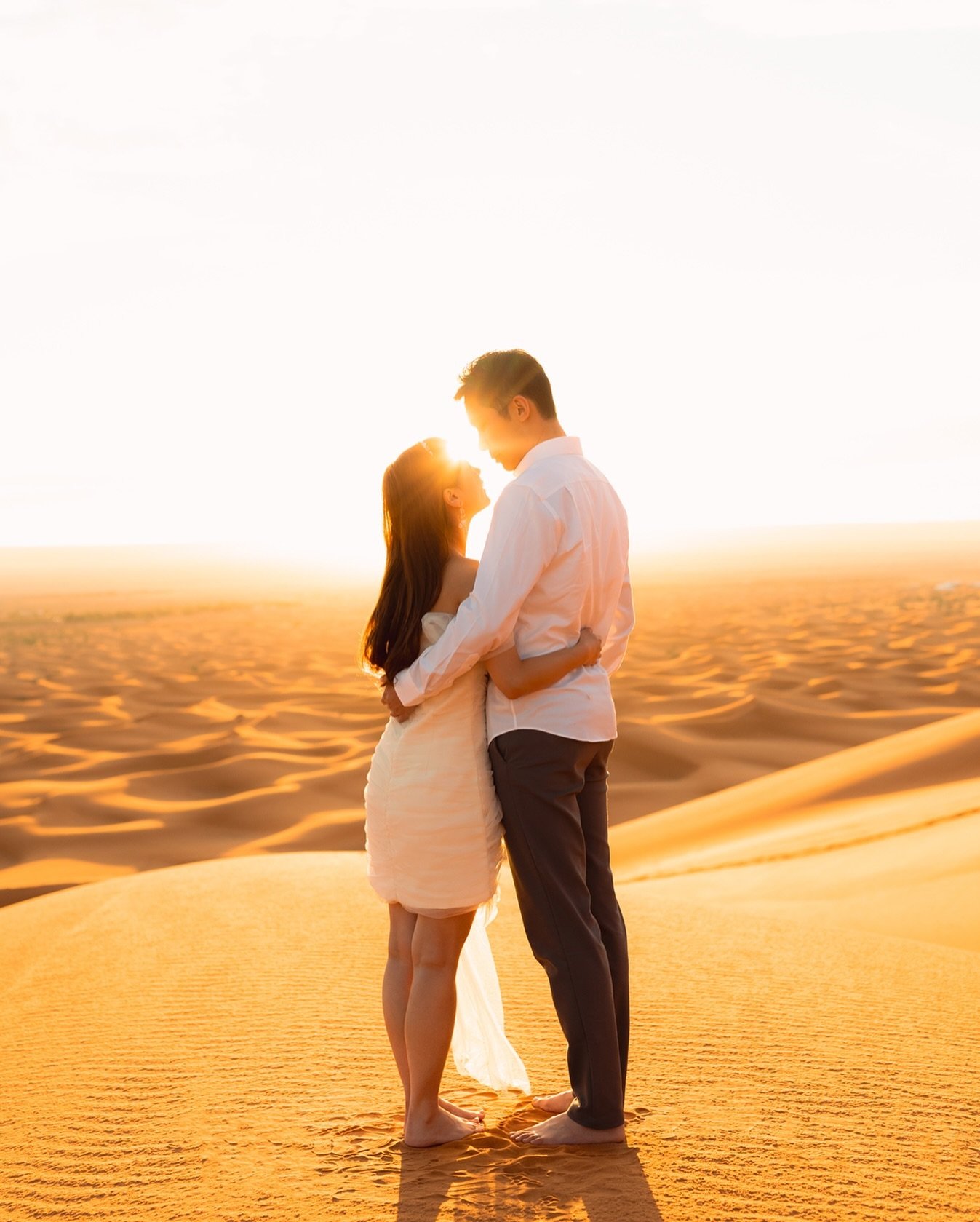 ✨A sunset can be lovely, but a sunrise is far more magical! I&rsquo;m not sure if it&rsquo;s the quiet and peace that envelops the moment before the sun rises, but it&rsquo;s an experience I never want to miss, especially when I'm photographing a cou