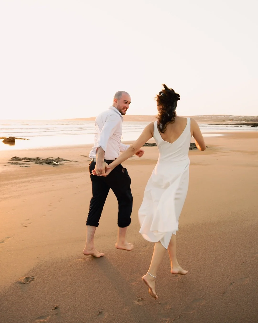 Part III - Renee and Arthur :
Without an introduction, this is how you end a wedding by the sea. 💙
( see previous posts for part I and Part II) 

#essaouirawedding #essaouira #essaouiraweddingphotographer #marrakechweddingphotographer #marrakechwedd