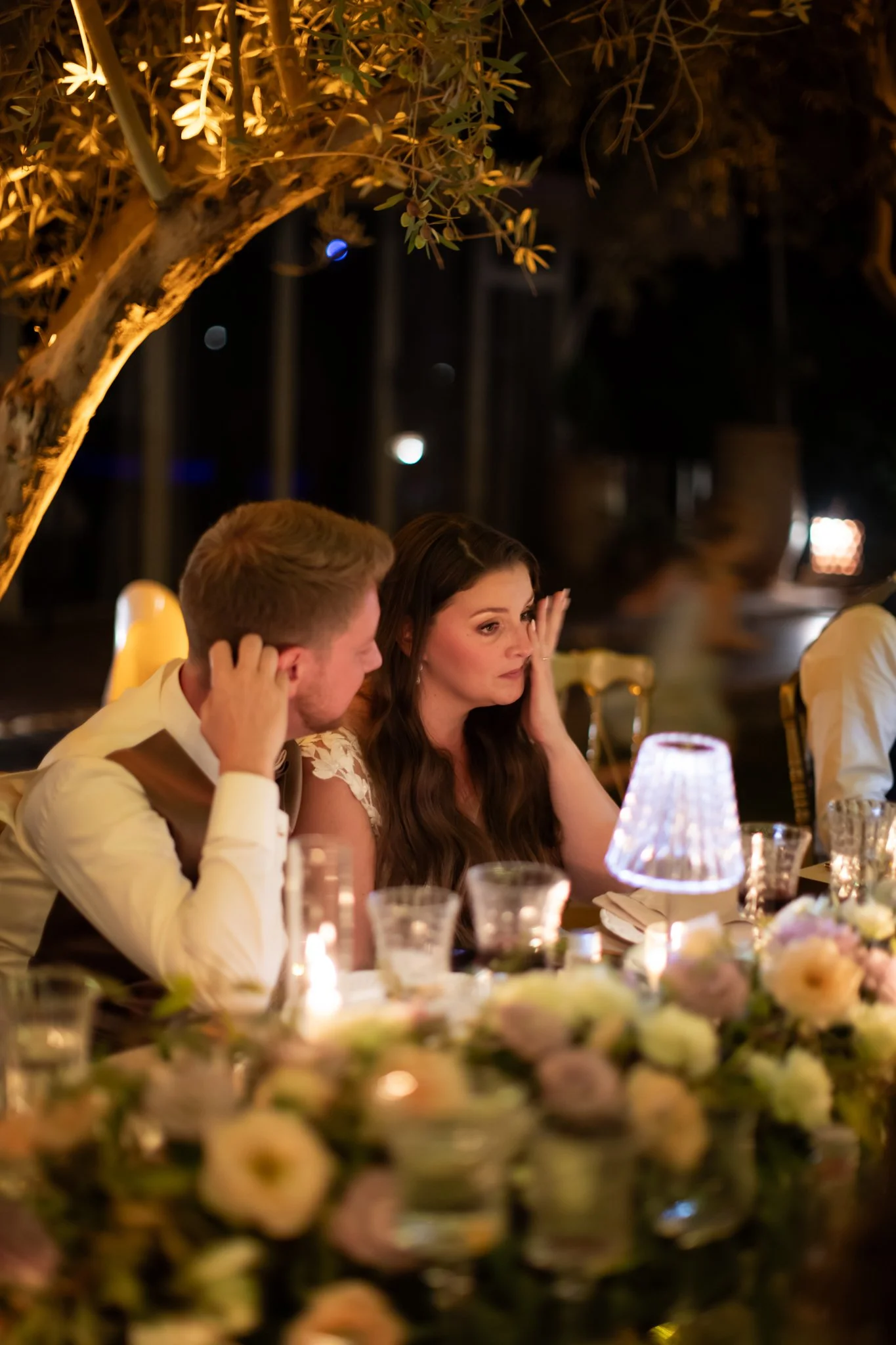 outdoor wedding ceremony under olive trees in Marrakech- Marrakech photographer  - domaine yakout