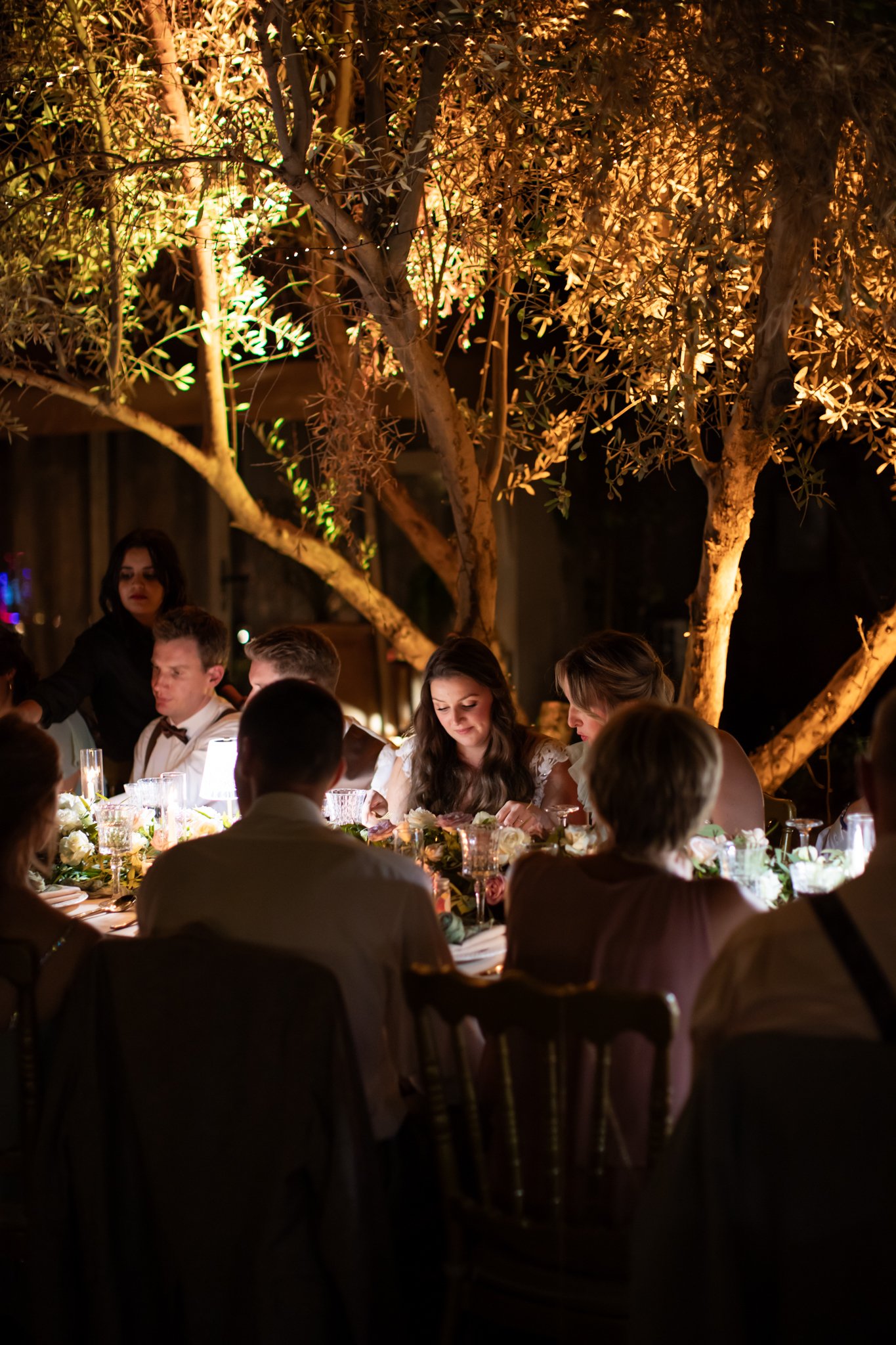 outdoor wedding ceremony under olive trees in Marrakech- Marrakech photographer  - domaine yakout