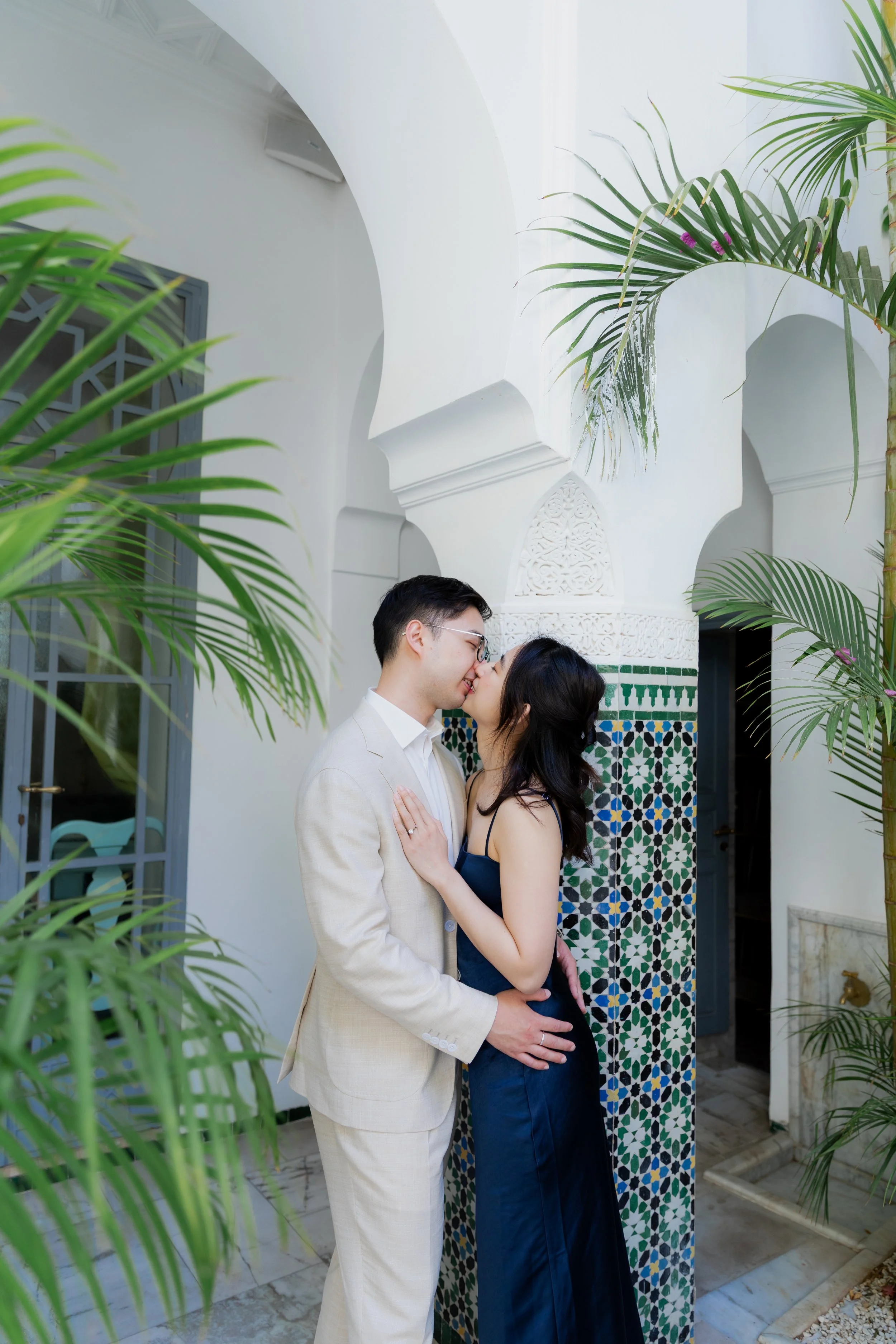 Marrakech wedding photographer- Marrakech engagement photographer- asian couple session in Marrakech- Marrakech photographer- photographe marrakech