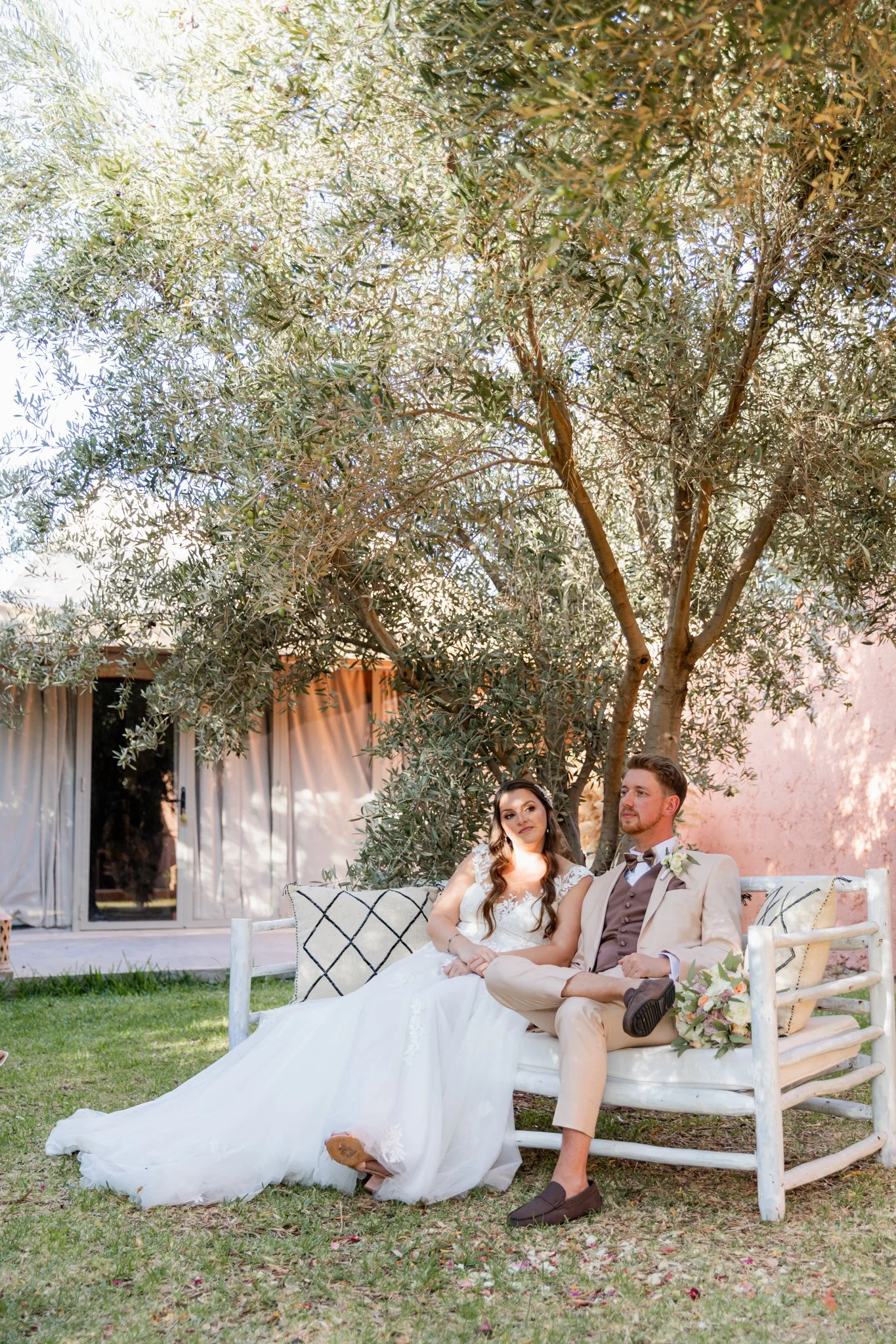 outdoor wedding reception under olive trees Morocco- marrakech wedding photographer