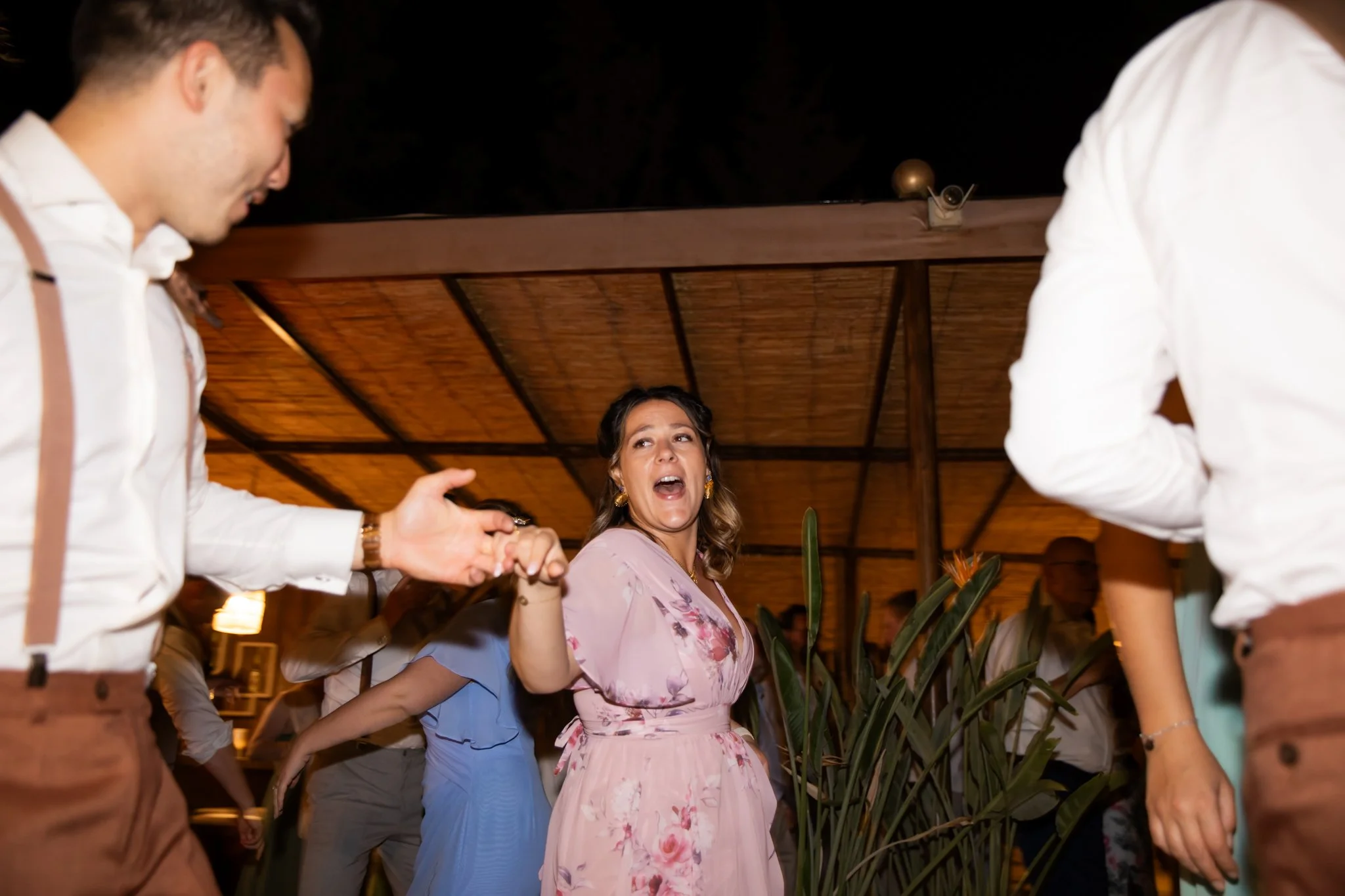 outdoor wedding ceremony under olive trees in Marrakech- Marrakech photographer  - domaine yakout