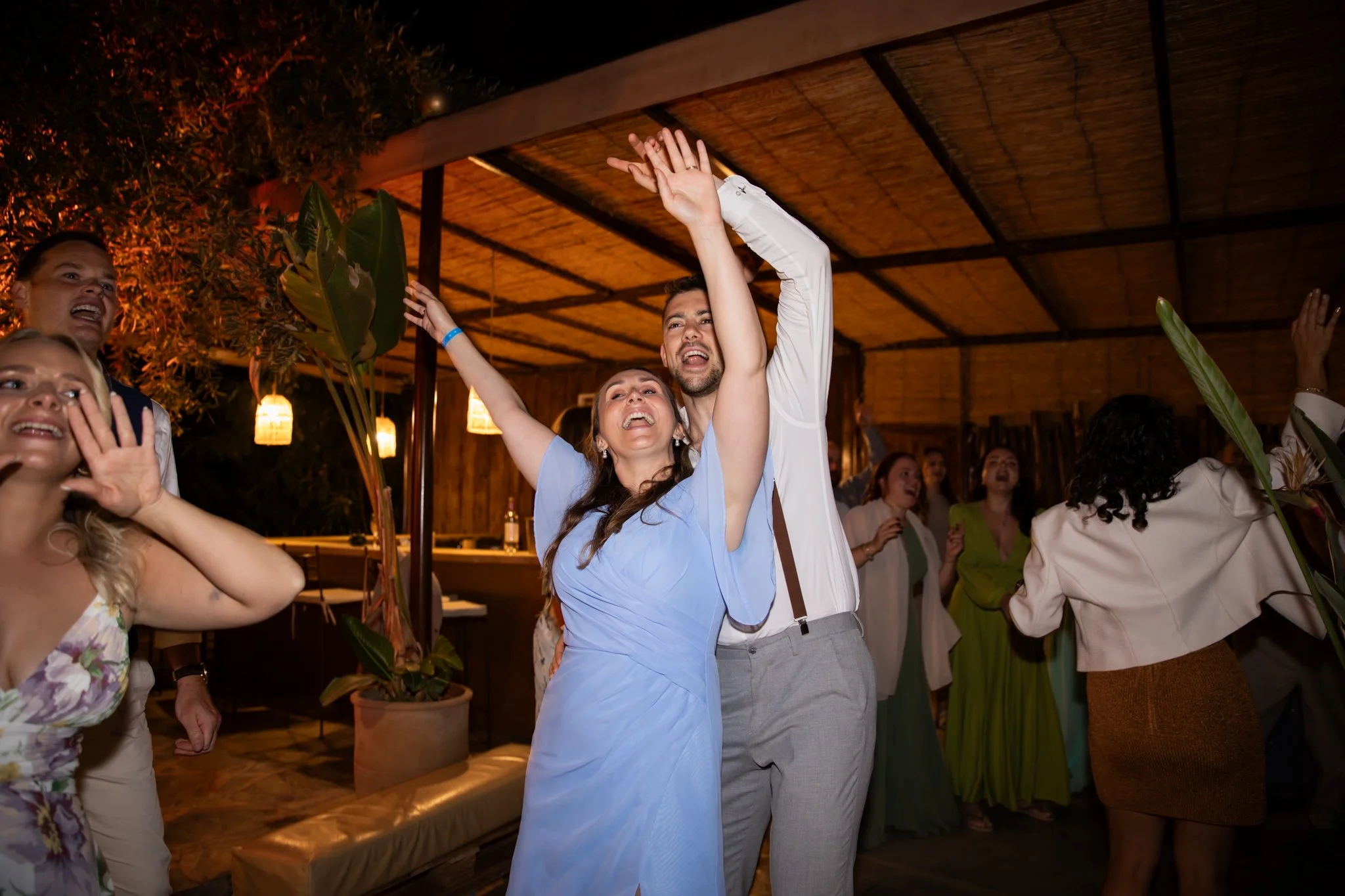 outdoor wedding ceremony under olive trees in Marrakech- Marrakech photographer  - domaine yakout