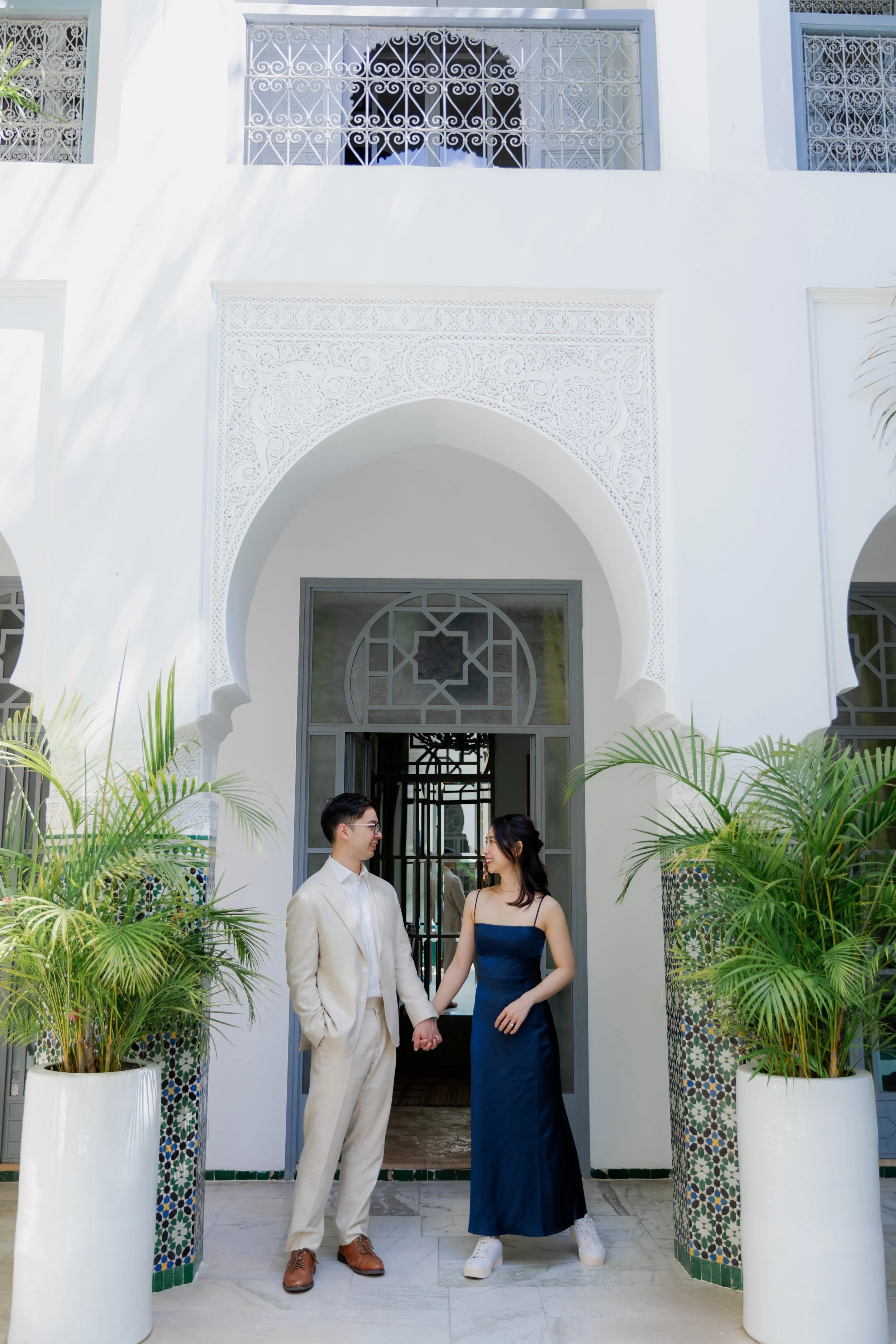 Marrakech wedding photographer- Marrakech engagement photographer- asian couple session in Marrakech- Marrakech photographer- photographe marrakech