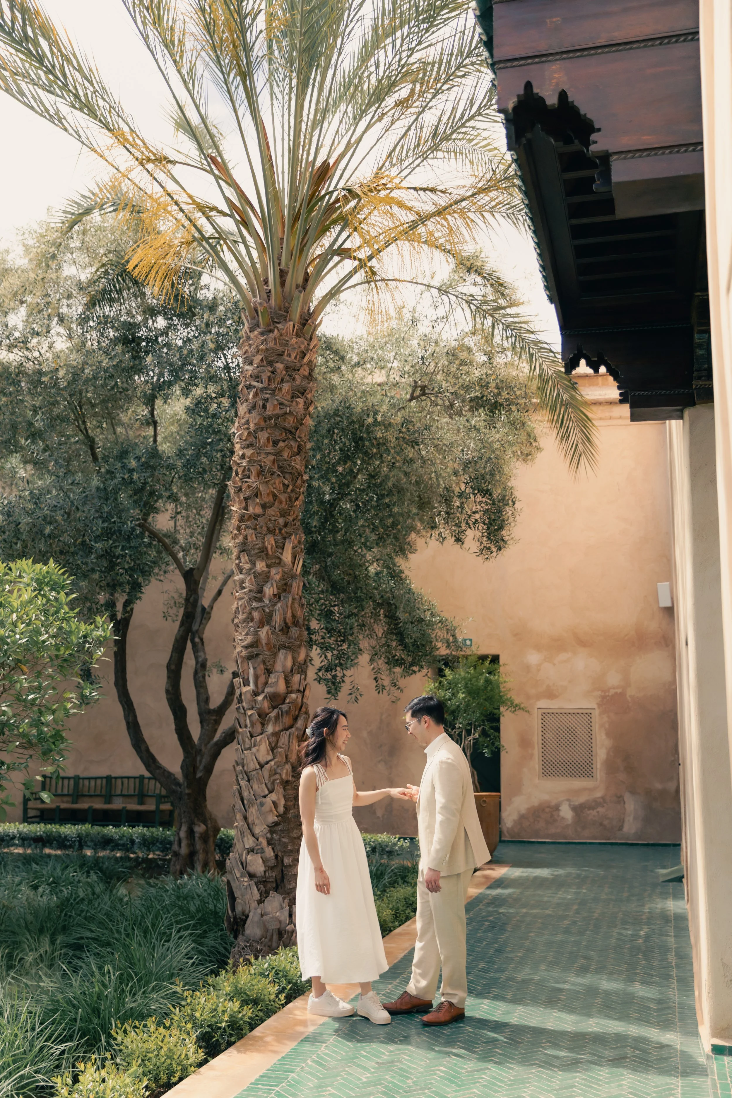 Marrakech wedding photographer- Marrakech engagement photographer- asian couple session in Marrakech- Marrakech photographer- photographe marrakech