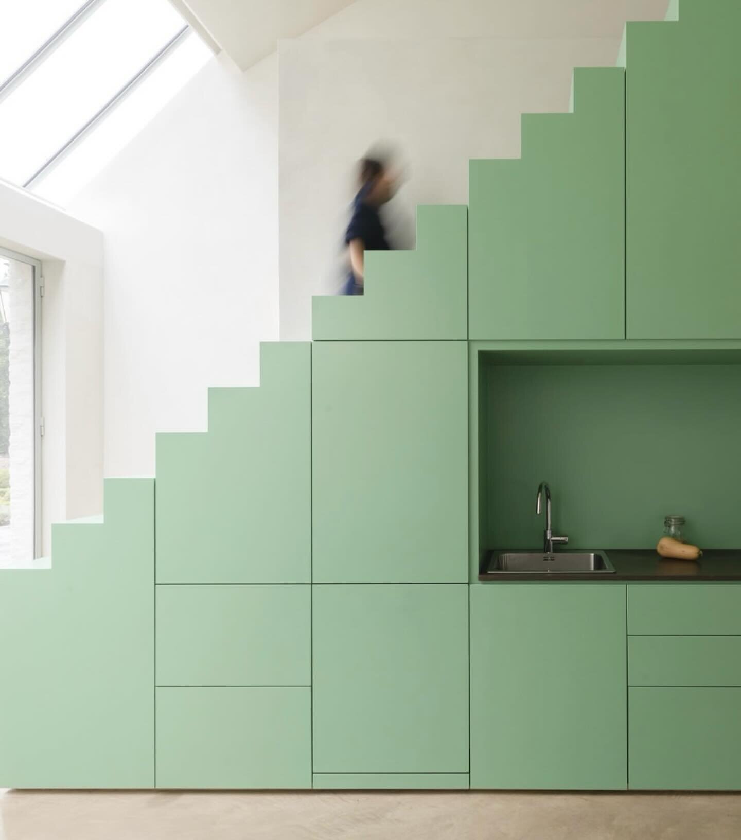 I am feeling very inspired this morning by this staircase!  Such visual interest, functional storage, nice area for displaying items, and the perfect spring color!!!

@livingcorriere 
..
.
#interiordesign #interiorarchitecture #architectureanddesign 