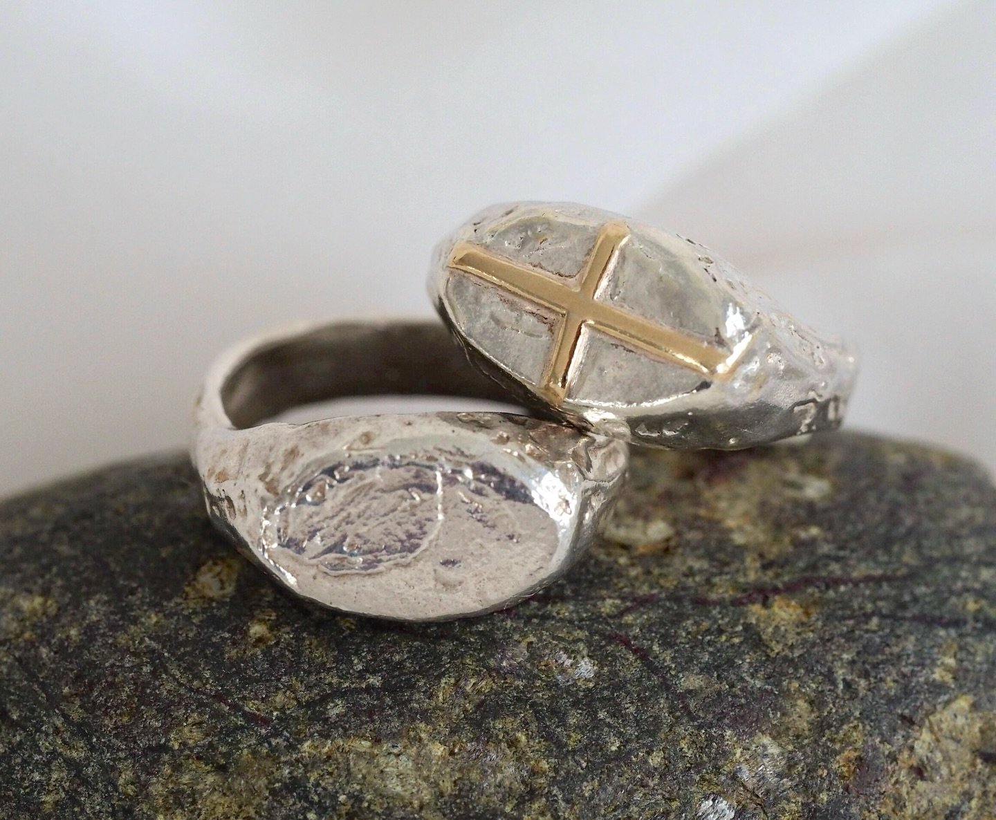 The Unearthed Signet Ring is available either unadorned or with a Cornish Cross in 9ct Solid Gold ✖️⭐️ 

Both rings are available on the website and handmade to order. 

If you don&rsquo;t know your ring size visit my FAQ page for more information on
