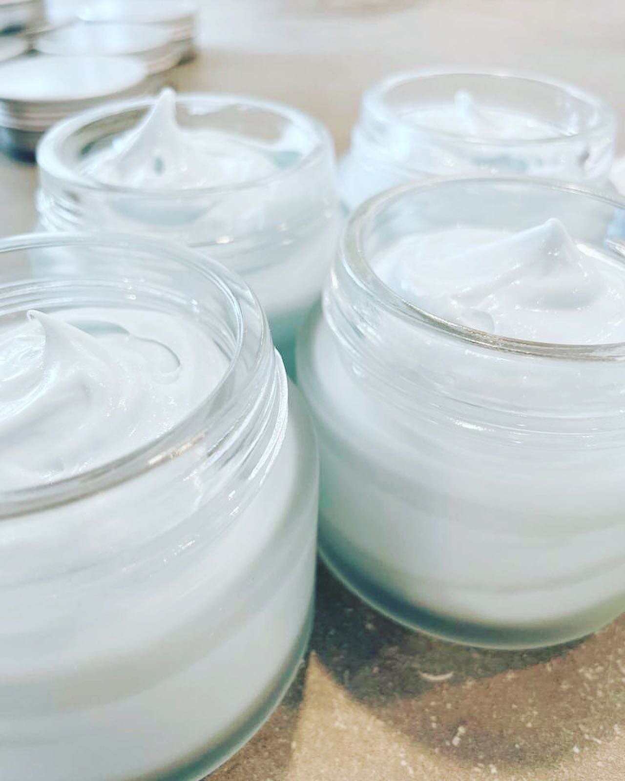 Fresh beautiful skin care made by us today and shipped to you tomorrow!

To try these amazing products contact us at
www.florasbare.com
www.florasbare.co.uk
 
  #givethegiftofnaturalskincare 
#handcraftedskincare #femaleentrepreneurs #cleanbeauty #sm