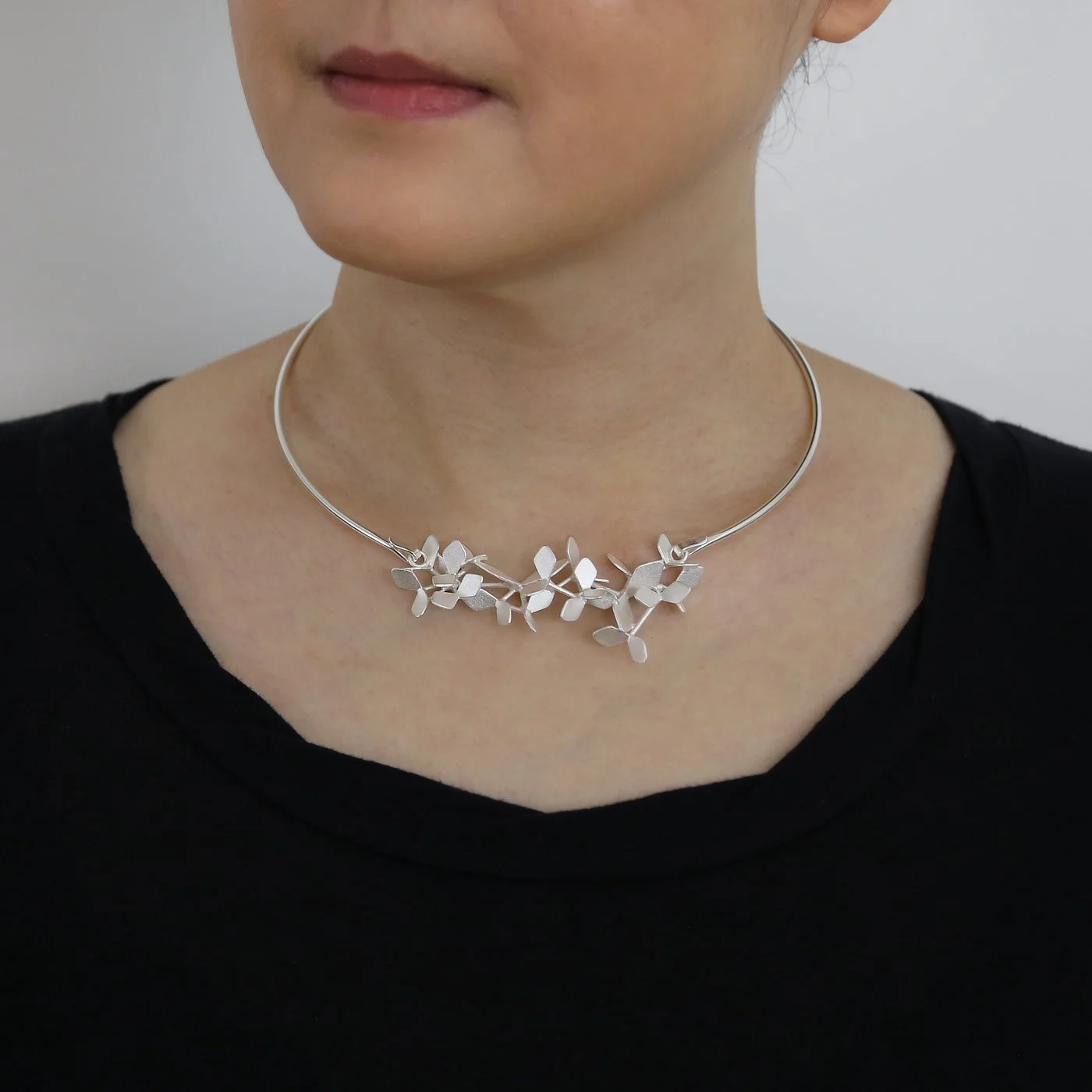 Sparkling Forest_simple necklace no3_wearing_shop.jpg