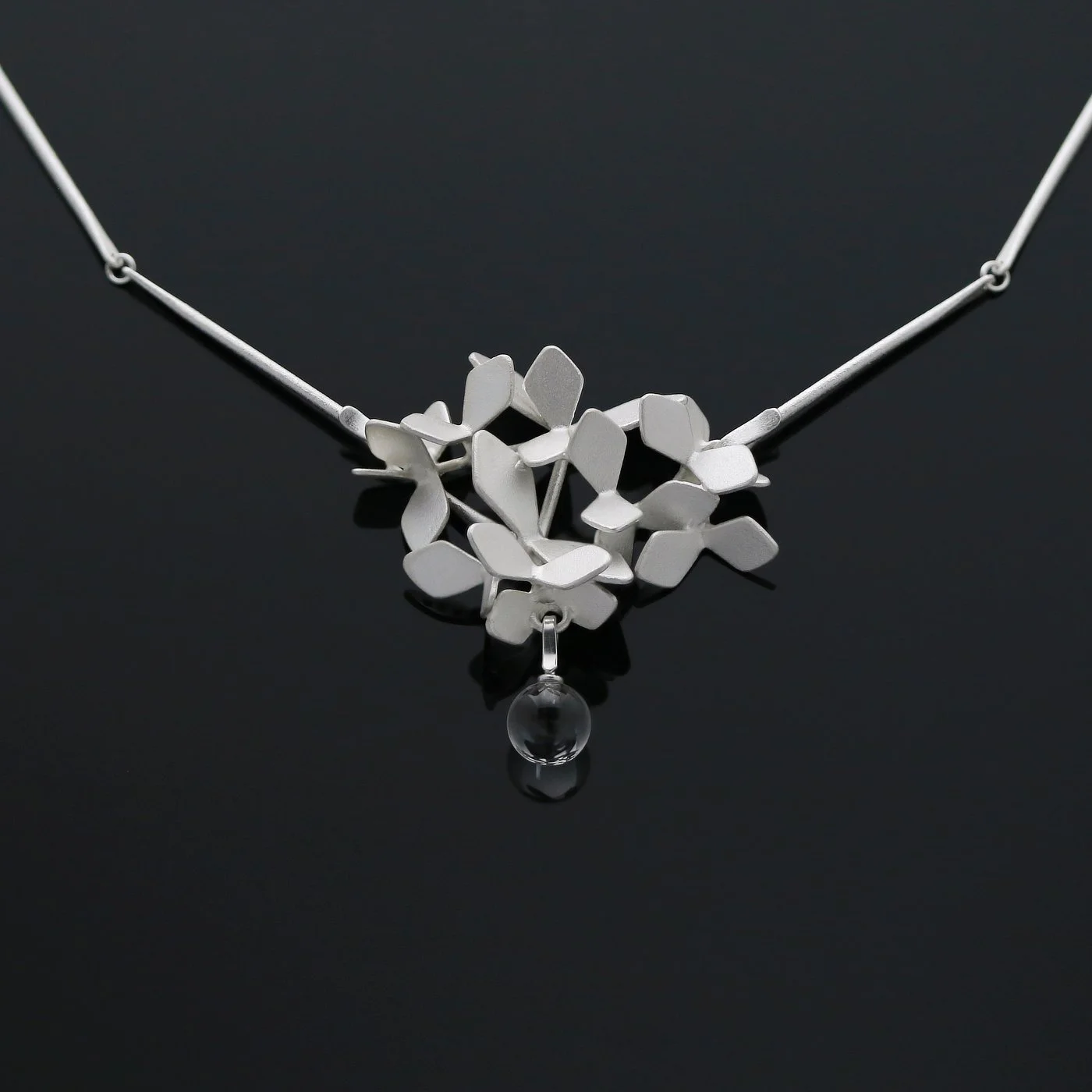 Sparkling Forest raindrop pendant - Finnish jewelry handcrafted in Lahti.