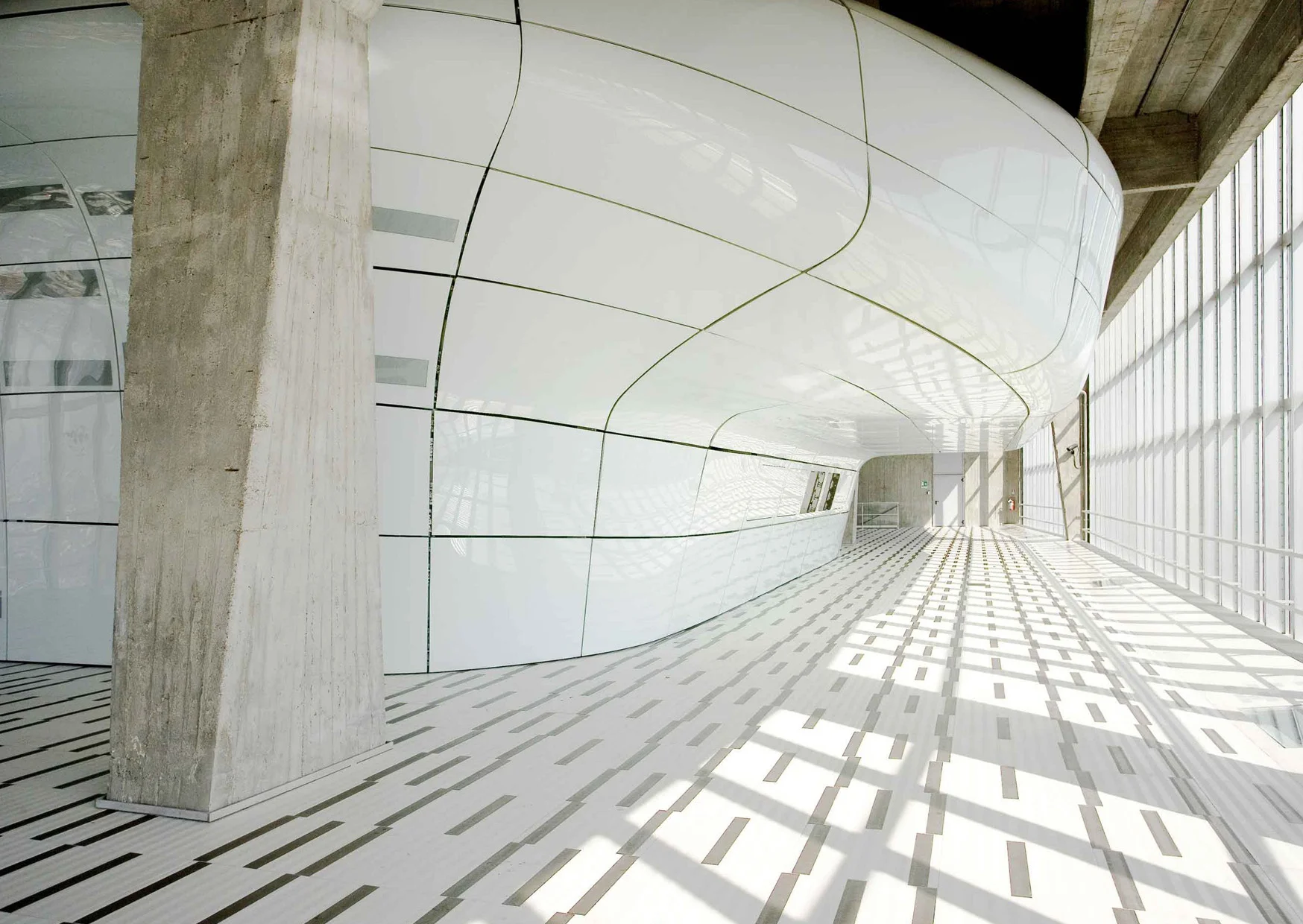 JT Glass - Pirelli Milano 31st Level - Glazing Internal Envelope