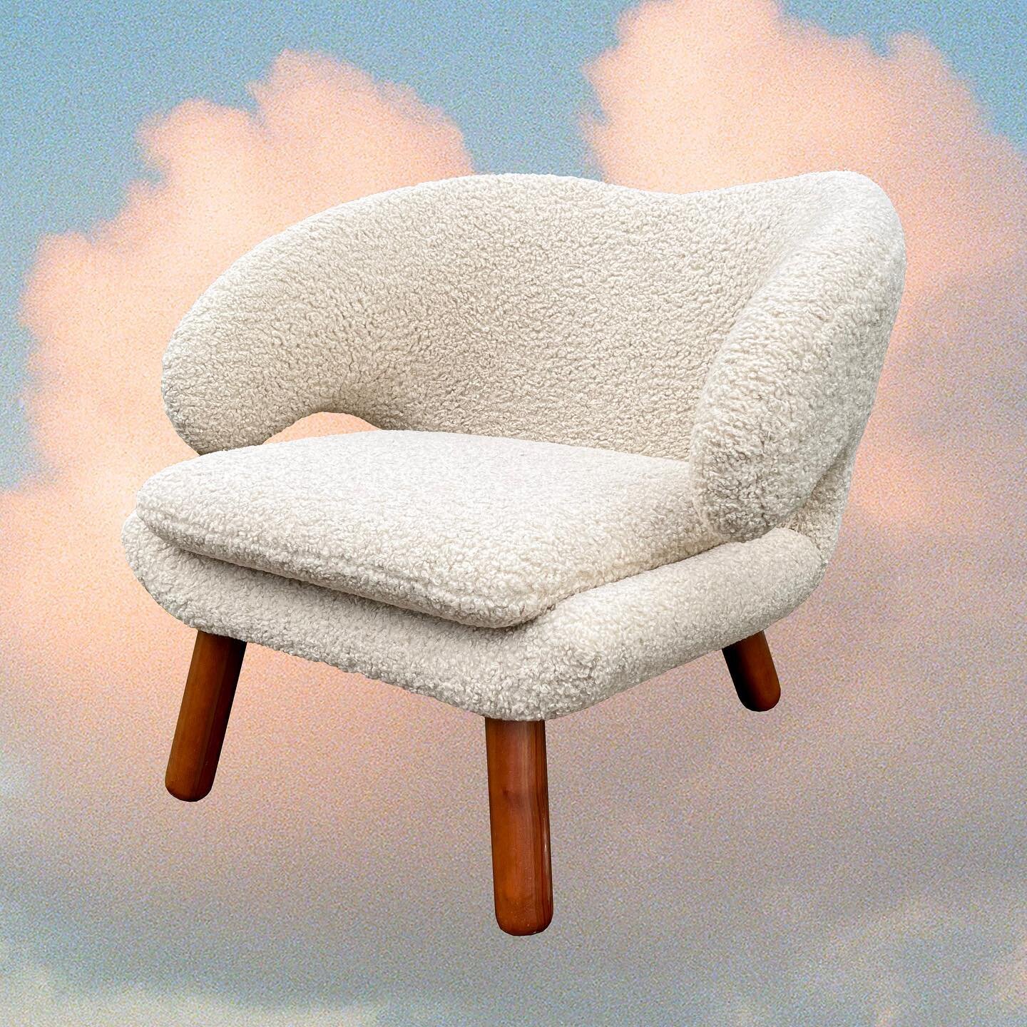Just sweetened up this Pelican chair originally designed by the iconic Danish designer Finn Juhl in 1940. Restored in a faux sheepskin. A cloud. A whisper. A moment. A dream within a dream. Always and forever the most amazing projects for @midnightsu