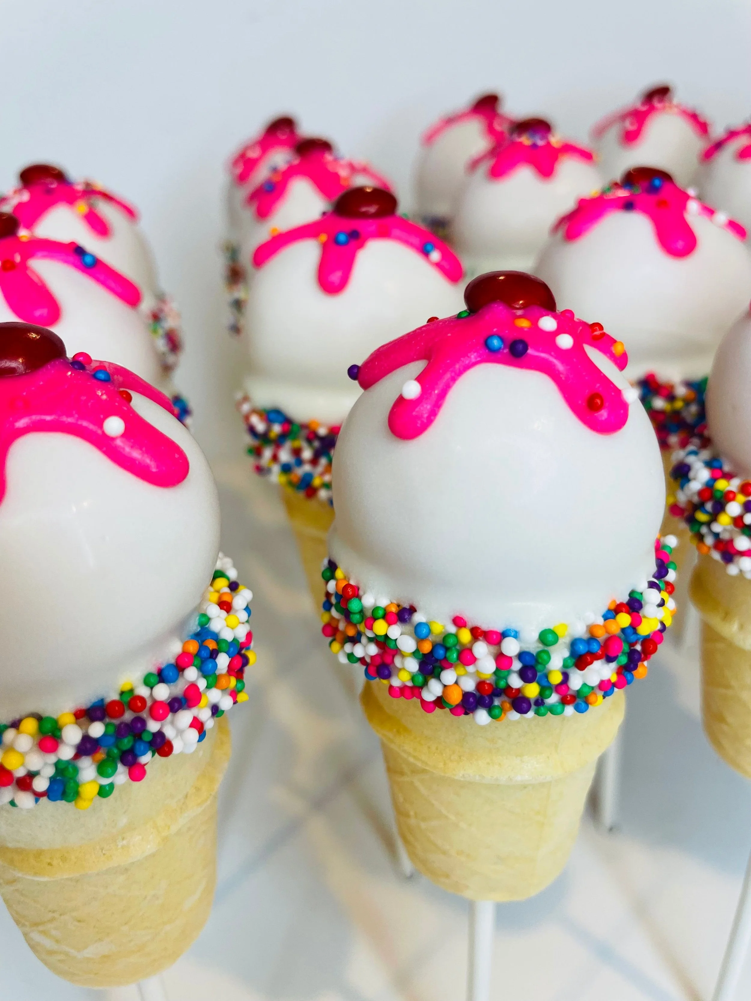 Cake Pop Momster
