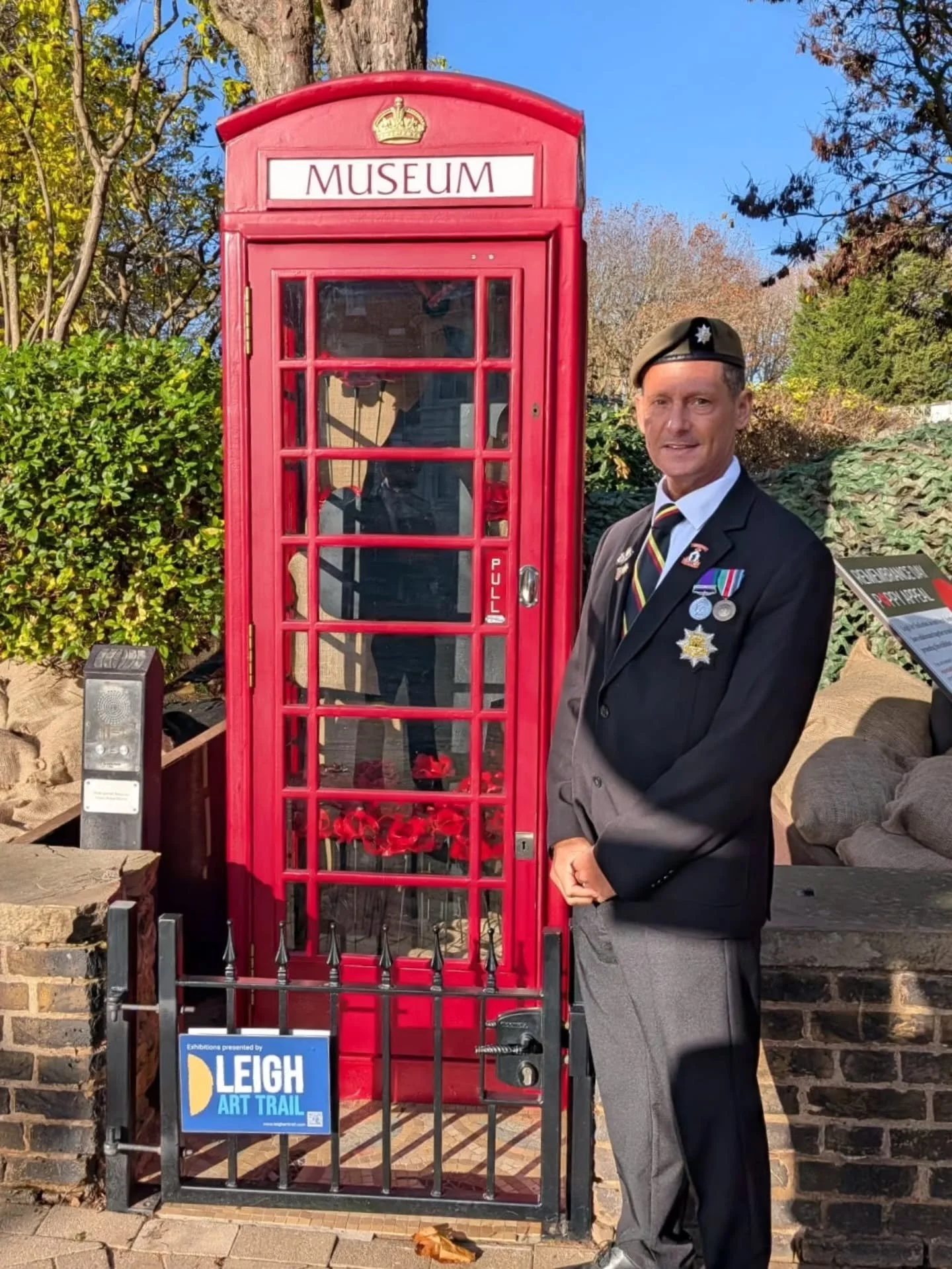 In support of the Remembrance Day Poppy Appeal Leigh Art Trail artists Joe and Wendy Scotland have collaborated together on making and presenting this wonderful exhibition @clifftowntelephonemuseum

It is on until 28th November - don't miss it!

If y