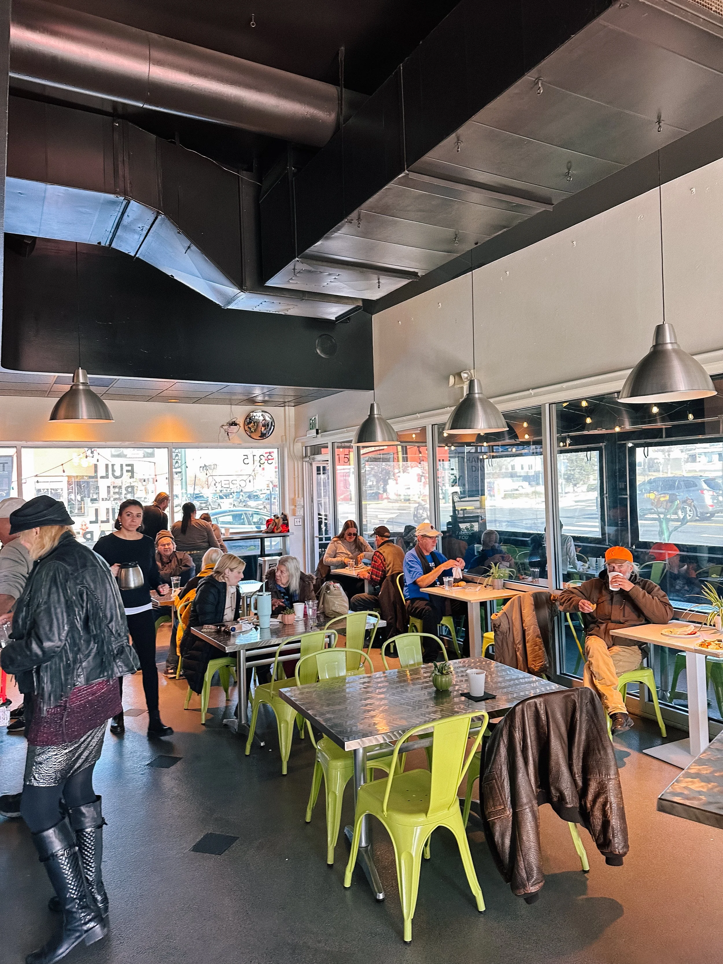 CAFE 180 Hosts 15th Annual Free Thanksgiving Meal