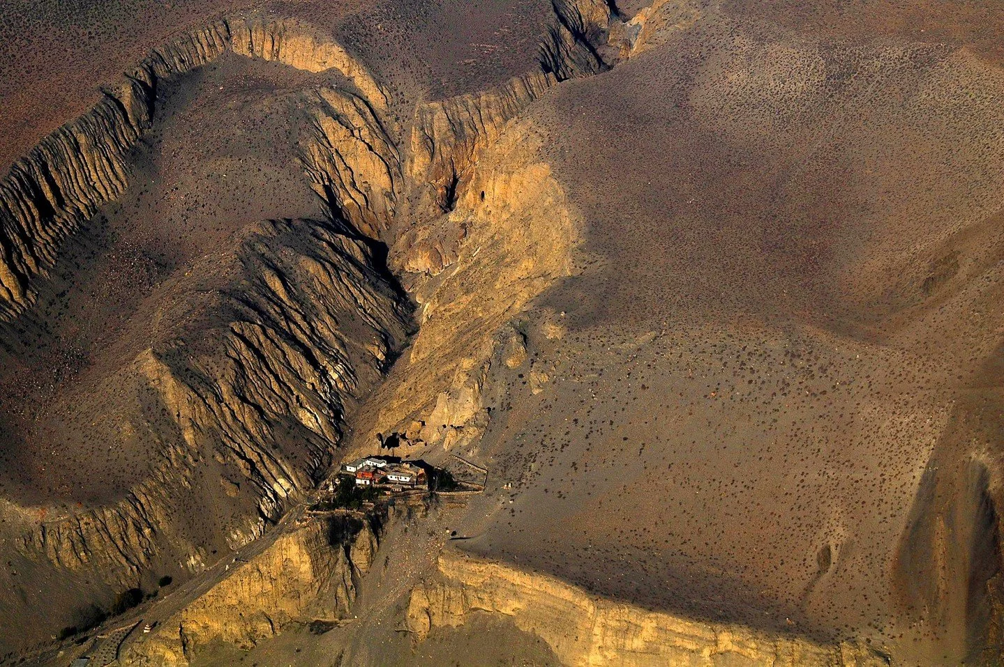 Calling all film enthusiasts! Nepal is the perfect destination for your next project. From the breathtaking Himalayas, to the lush green forests, to the serene lakes and rivers, to the diverse cultures and traditions, Nepal has it all. One of the mos