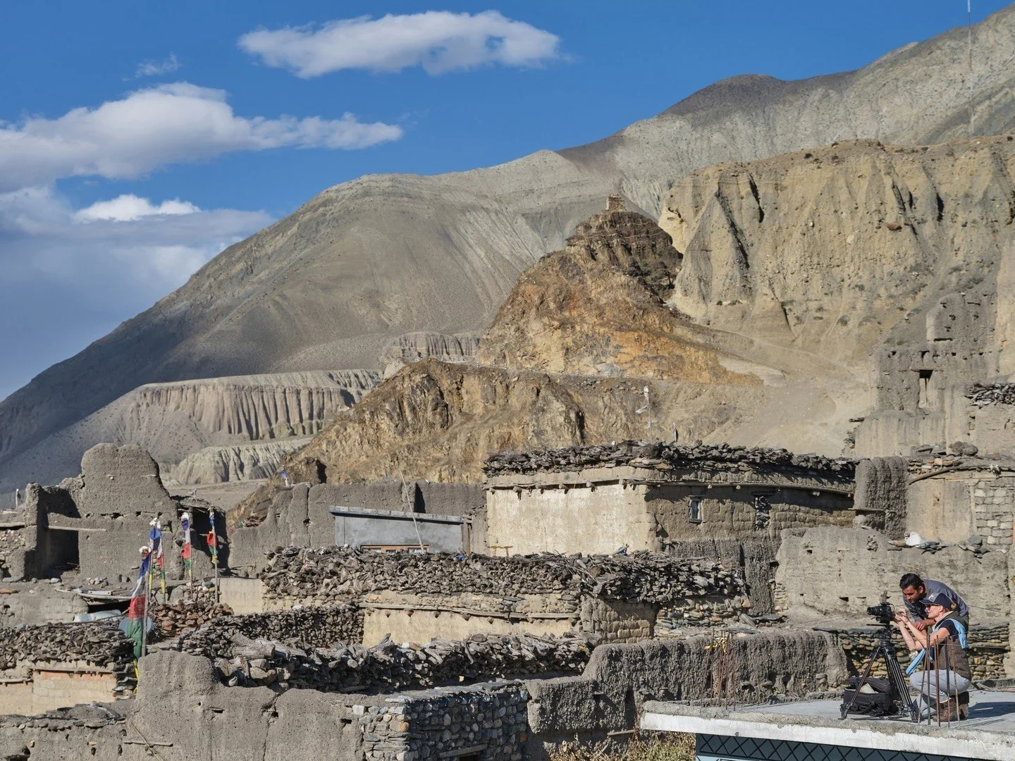 Meet Charlotte Bruus Christensen @charlottebruuschristensen , a Danish cinematographer and director who has made a name for herself in the film industry with her stunning work on films such as The Hunt, Far from the Madding Crowd, The Girl on the Tra